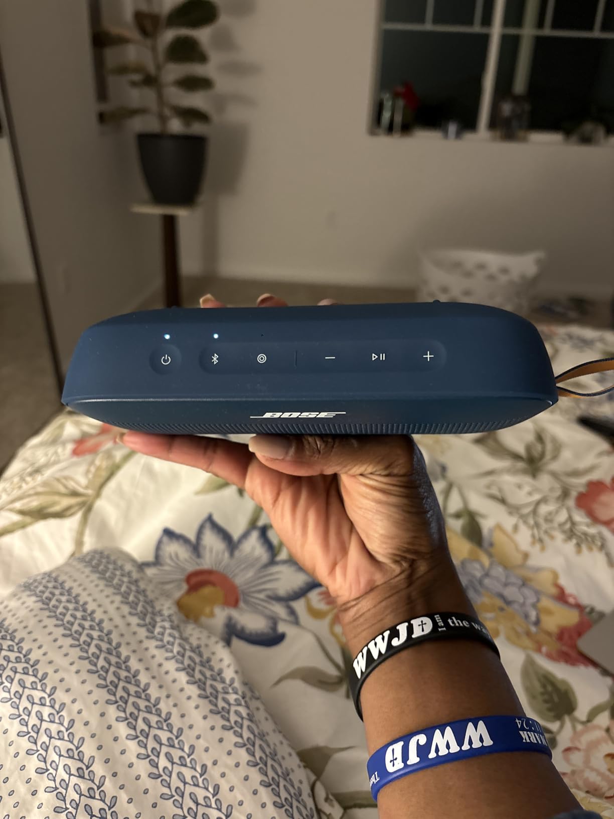 Bose SoundLink Flex Bluetooth Speaker (2nd Gen) - Portable Outdoor Speaker with Hi-Fi Audio, Waterproof and Dustproof, USB-C, Up to 12 Hours Battery Life, Blue Dusk customer photo 1