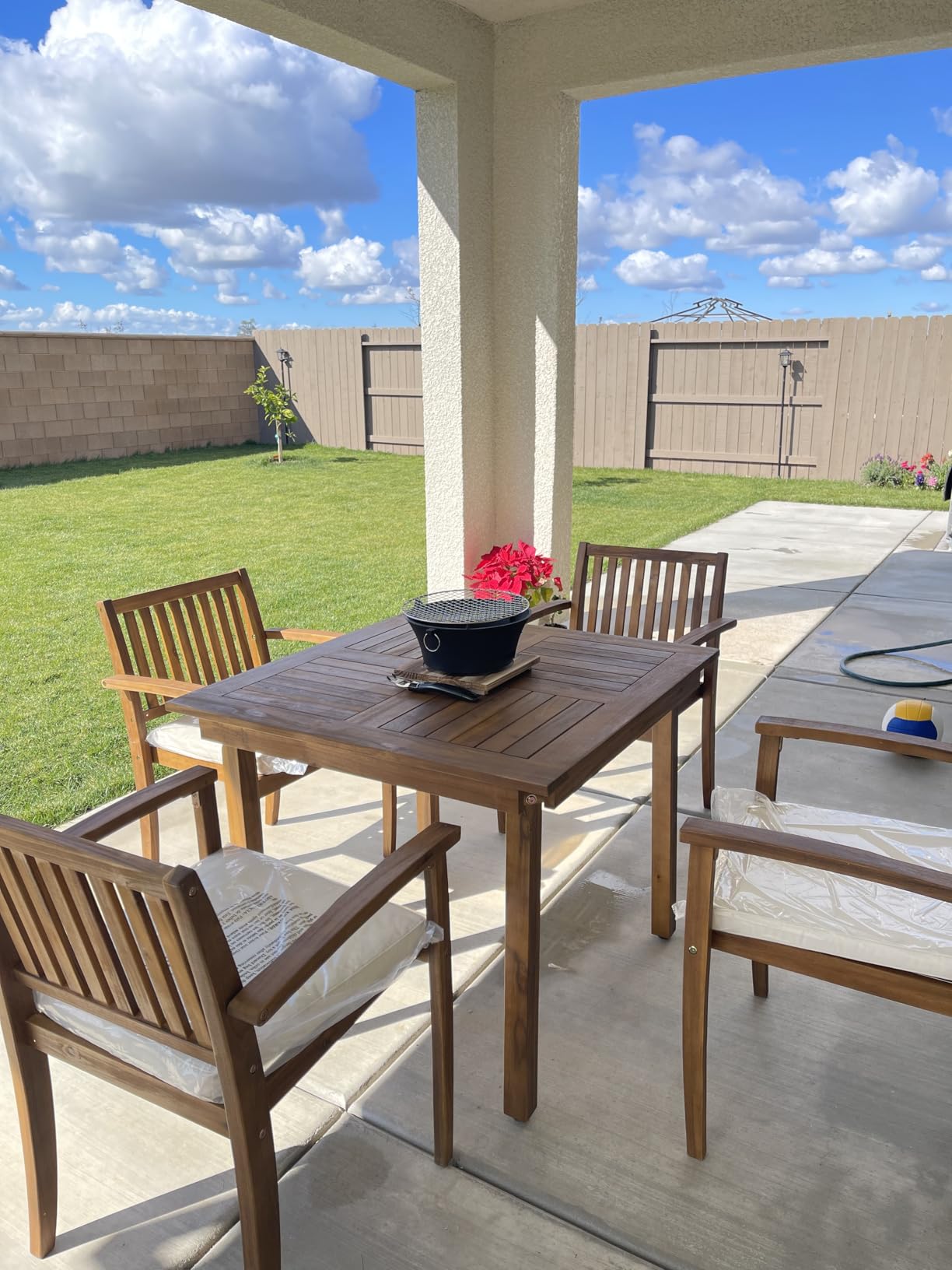 Flamaker 5 Piece Outdoor Dining Set Acacia Wood Patio Table and Chairs with Soft Cushions Patio Furniture for Deck, Backyard, Garden customer photo 1