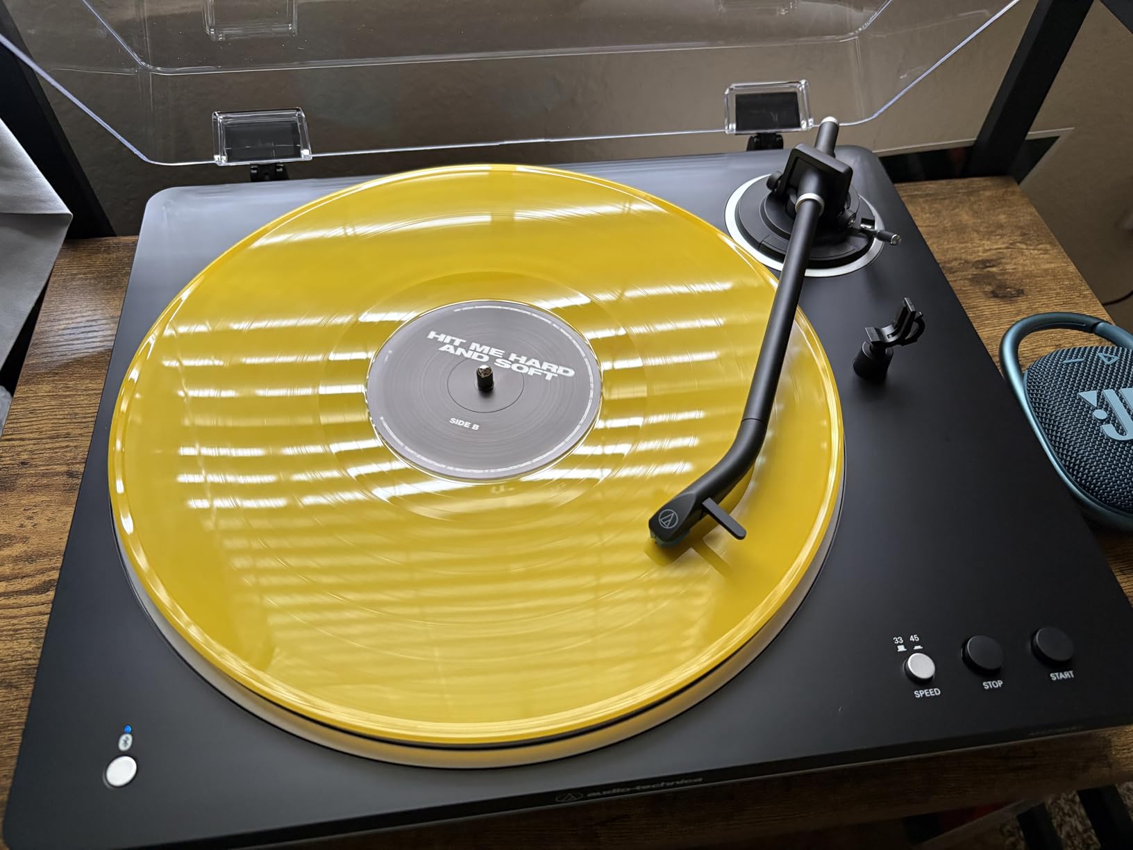 Audio-Technica AT-LP70XBT Wireless Turntable (Black/Bronze), Fully automatic belt-drive turntable with Bluetooth and AT-VM95C cartridge customer photo 2