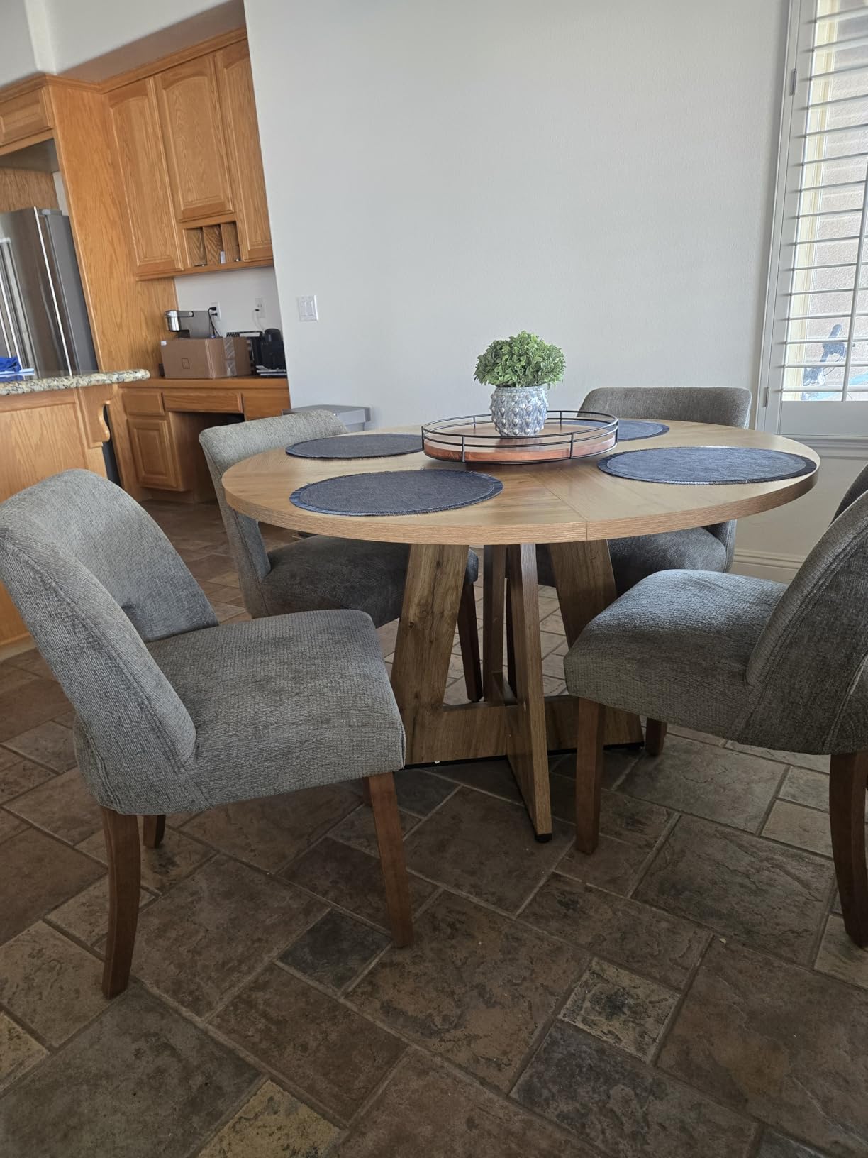 Tribesigns Farmhouse Dining Table, 47 Inch Round Dinner Table for 4, Rustic Round Dining Room Table for Home Dining Room Living Room (Wood) customer photo 2