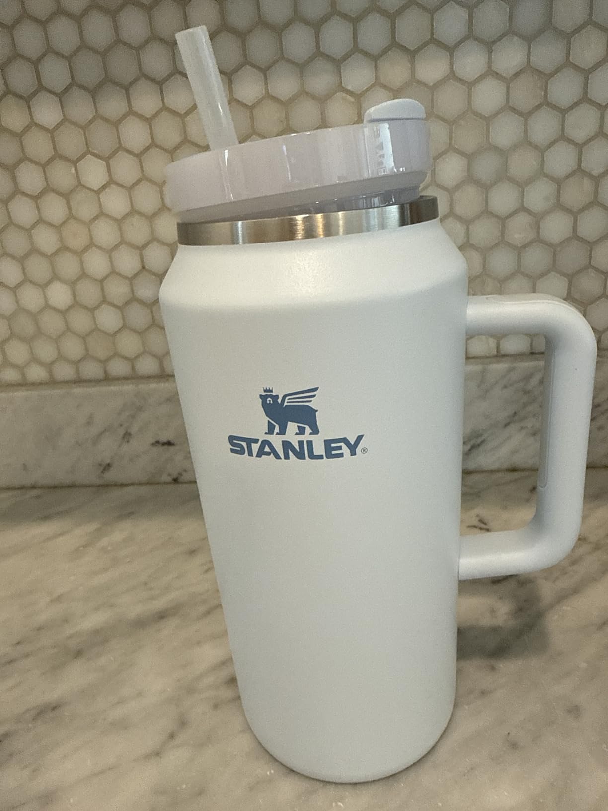 Quencher H2.0 Tumbler with Handle & Straw 64 oz | Flowstate 3-Position Lid | Large Capacity for Travel & Sports | Insulated Stainless Steel Cup | BPA-Free | Glacier customer photo 1