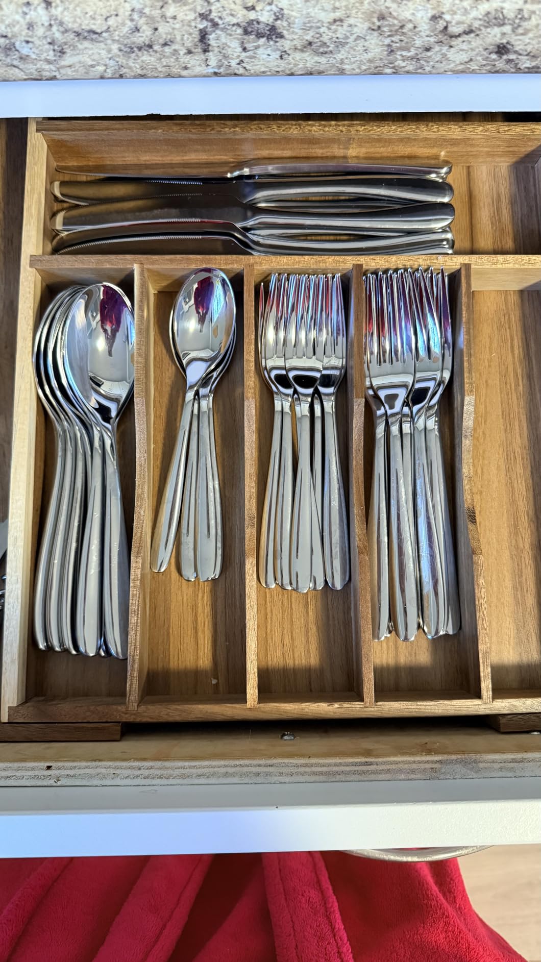 Silverware Set for 8, Heavy Duty Stainless Steel Cutlery Set Flatware Set,40 Piece Premium Silverware, Mirror Polished Modern Cutlery include Fork Knife Spoon Set,Dishwasher Safe customer photo 1