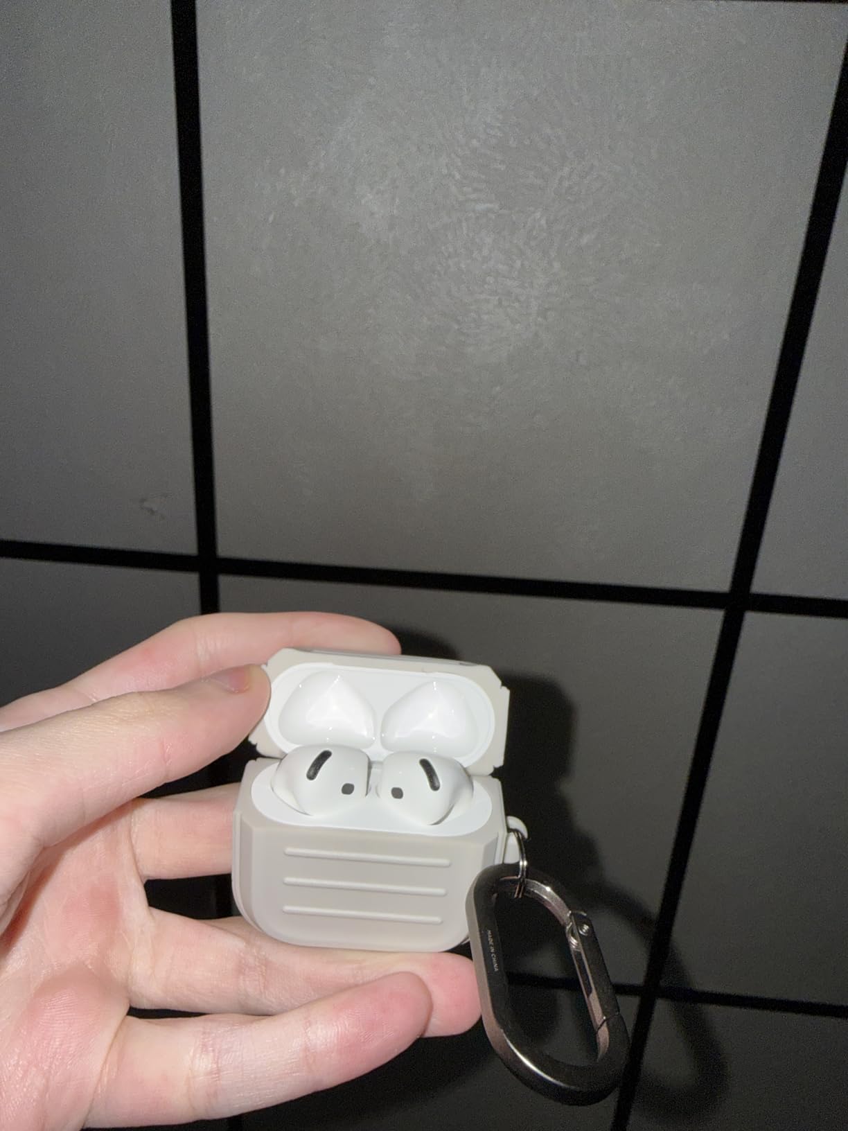 Apple AirPods 4 customer photo 1