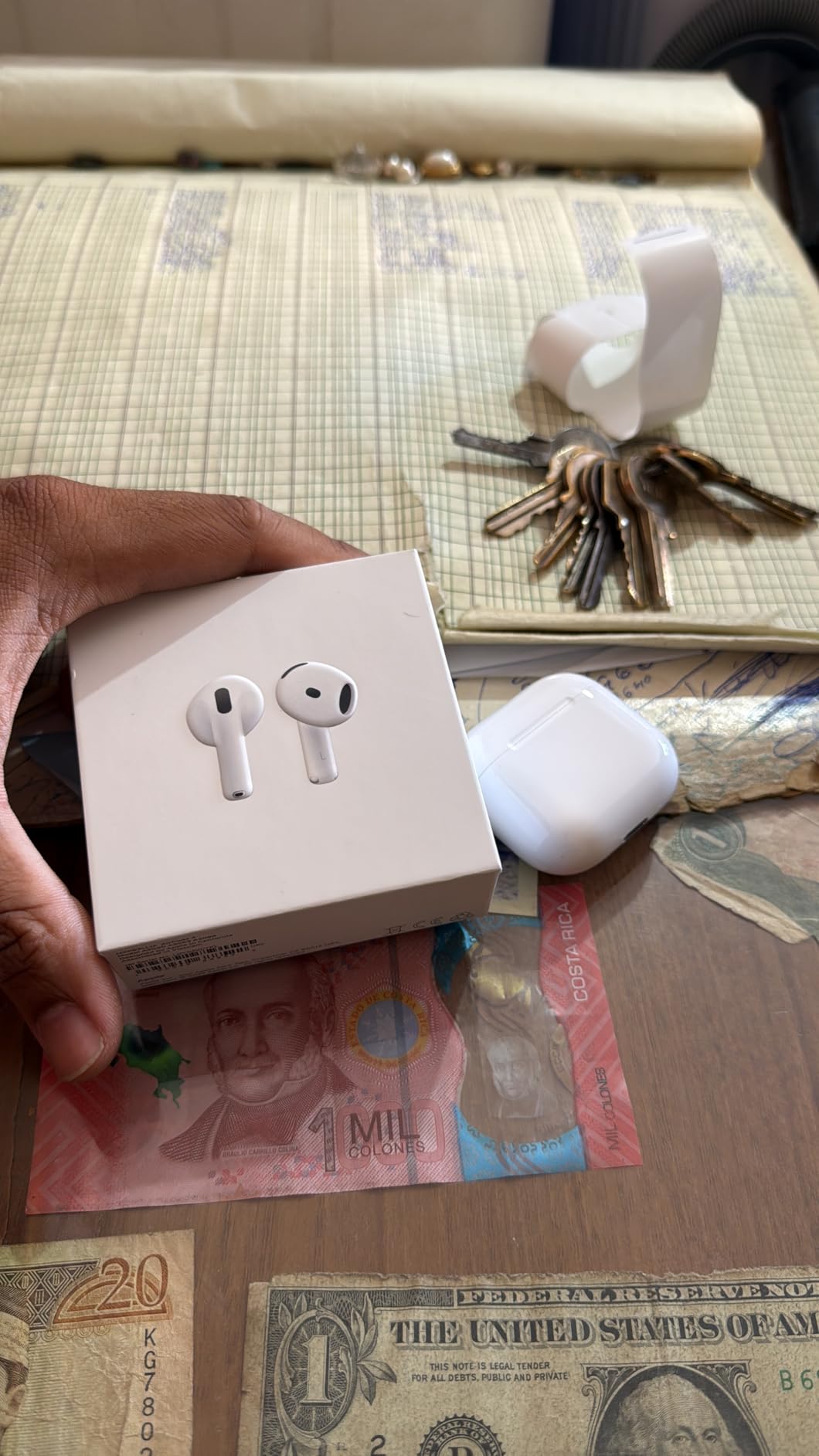 Apple AirPods 4 customer photo 2