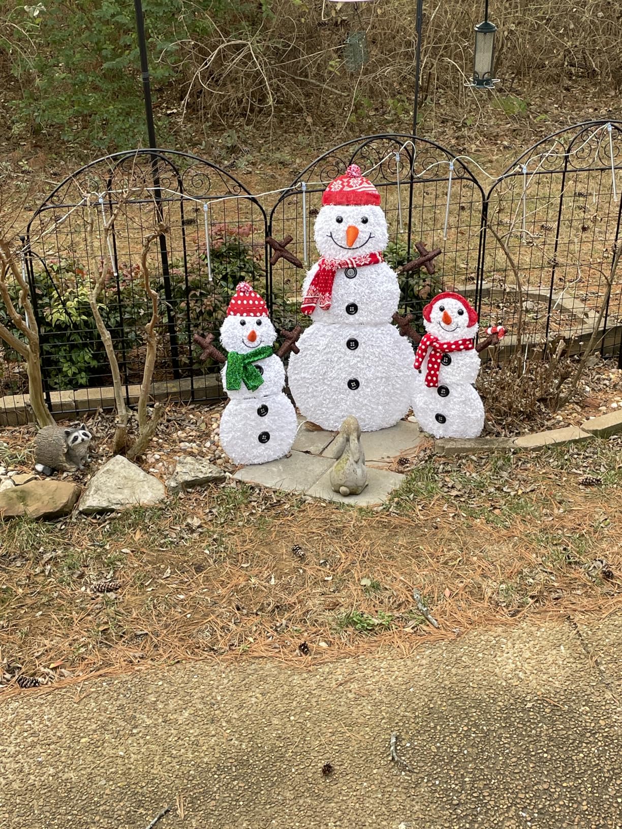 Best Choice Products 4ft 4-Piece 2D Lighted Christmas Snowman Family Set, Large Outdoor Yard Decor Holiday Decoration w/ 160 Twinkling LED Lights customer photo 2