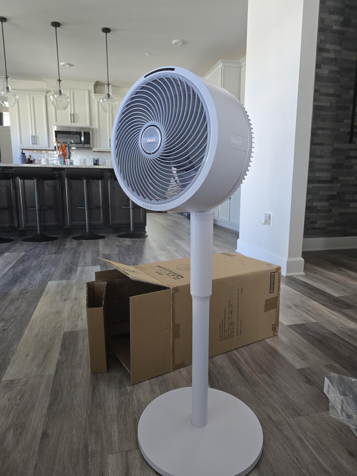 Shark FlexBreeze Pro Mist Fan - Indoor & Outdoor, Integrated Misting, Pedestal to Tabletop, Corded or Cordless, Up to 24-Hr Battery, FA302 customer photo 2