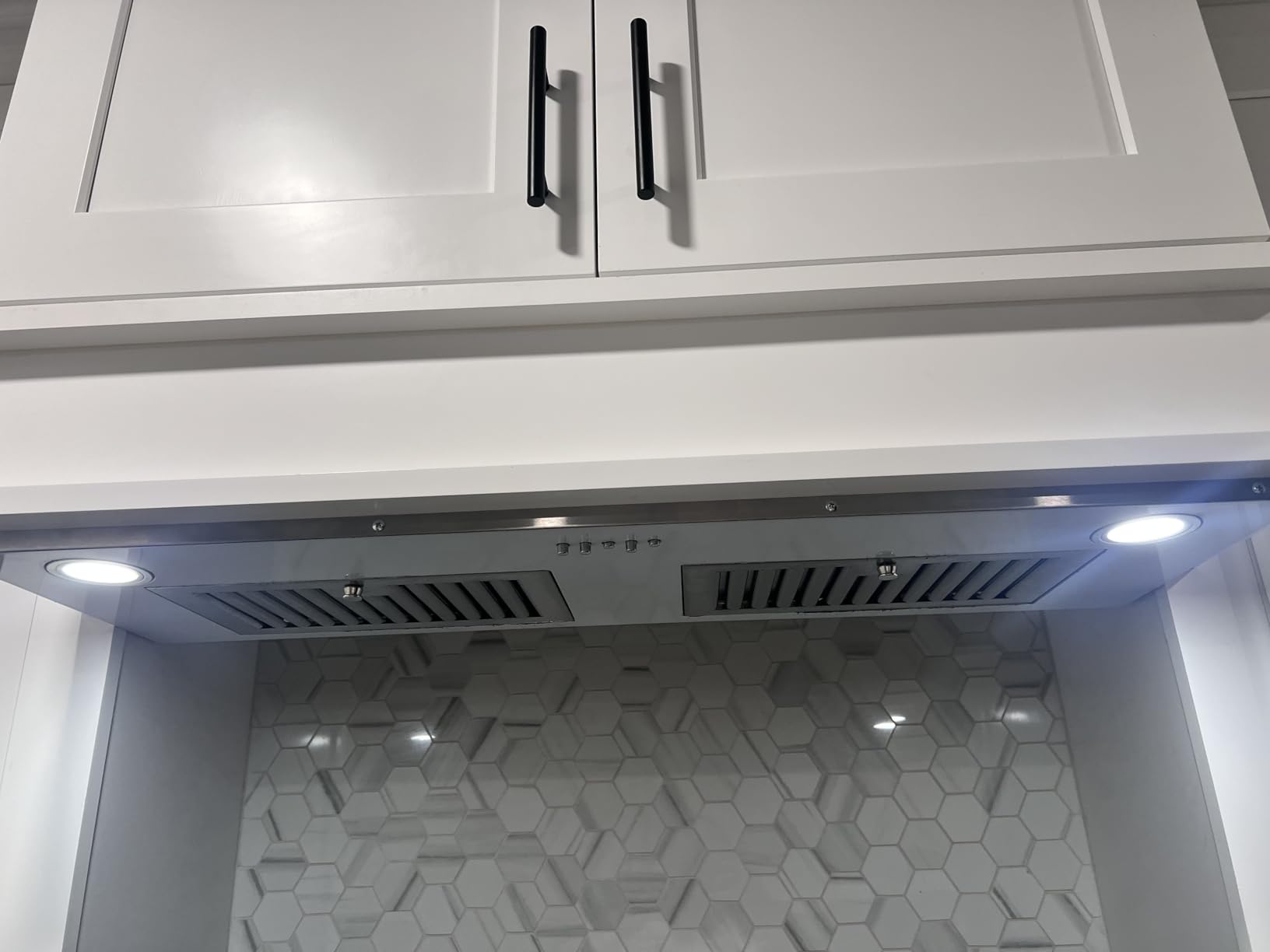 Range Hood Insert 36 inch, Stainless Steel Range Hood 700 CFM, Ductless/Ducted Convertible Kitchen Vent Hood w/Push Button Control, 3-Speed Fan customer photo 2