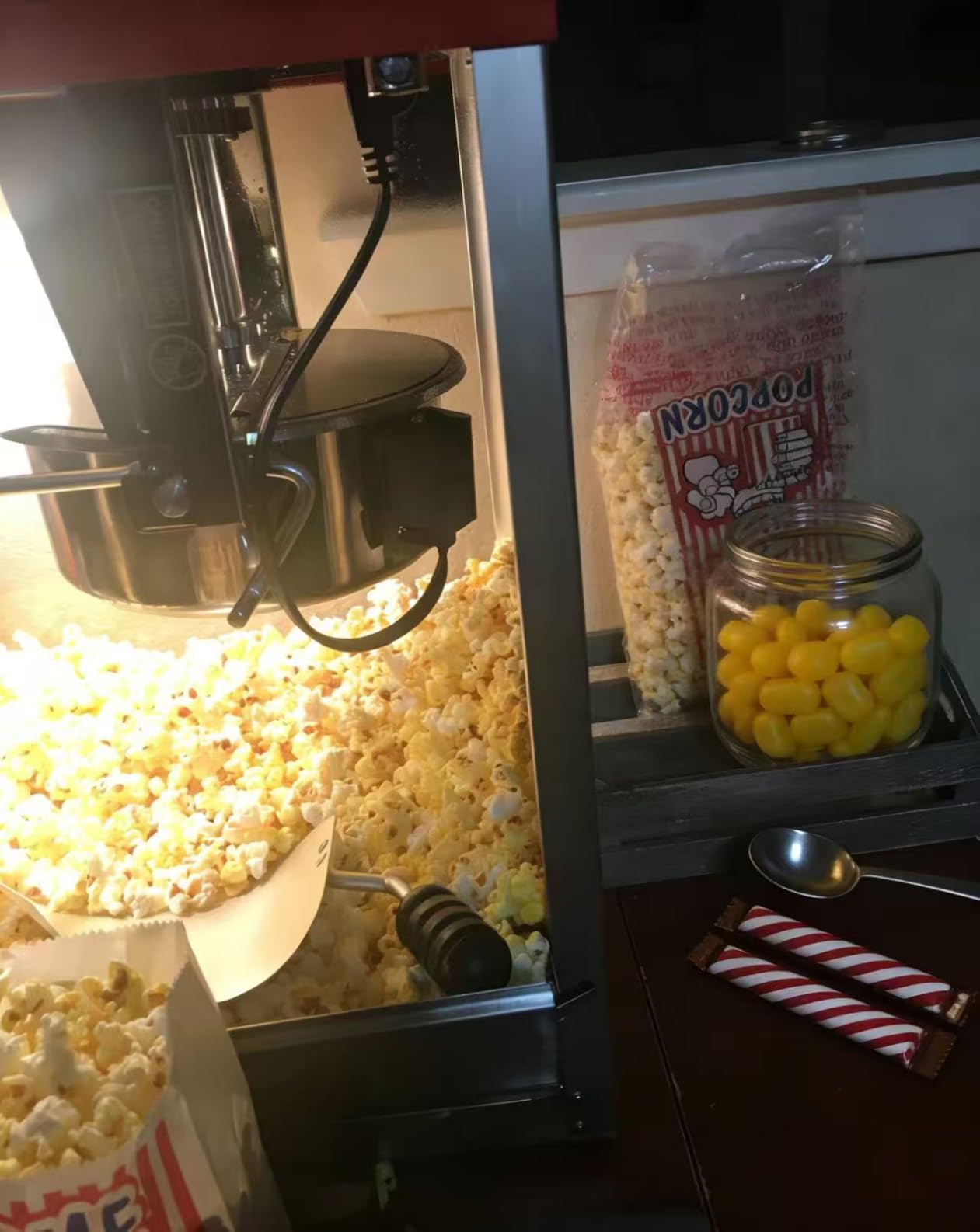 16 Oz Commercial Popcorn Machine, 1440 W, Movie Theater Popcorn Machine, Red Tabletop Pop Corn Machine with 3-Switch Control & Steel Frame Tempered Glass Doors customer photo 1