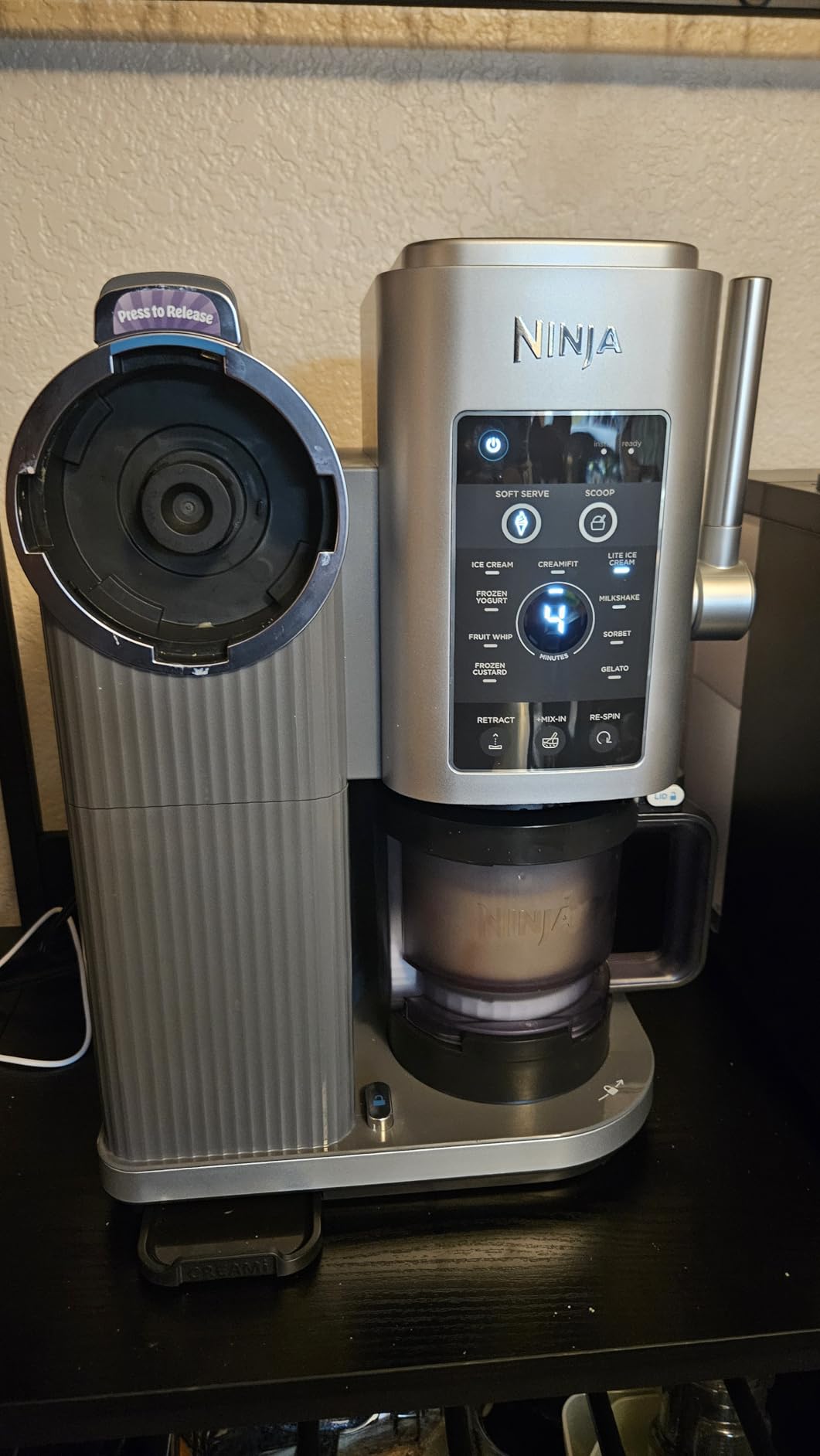 Ninja CREAMi Scoop & Swirl Ice Cream Maker, Soft Serve Desserts, Sorbet, Milkshakes, Frozen Yogurt and More, 13-in-1 Programs, Includes Handle and Two 16 oz 2-in-1 Pints, NC701 customer photo 2