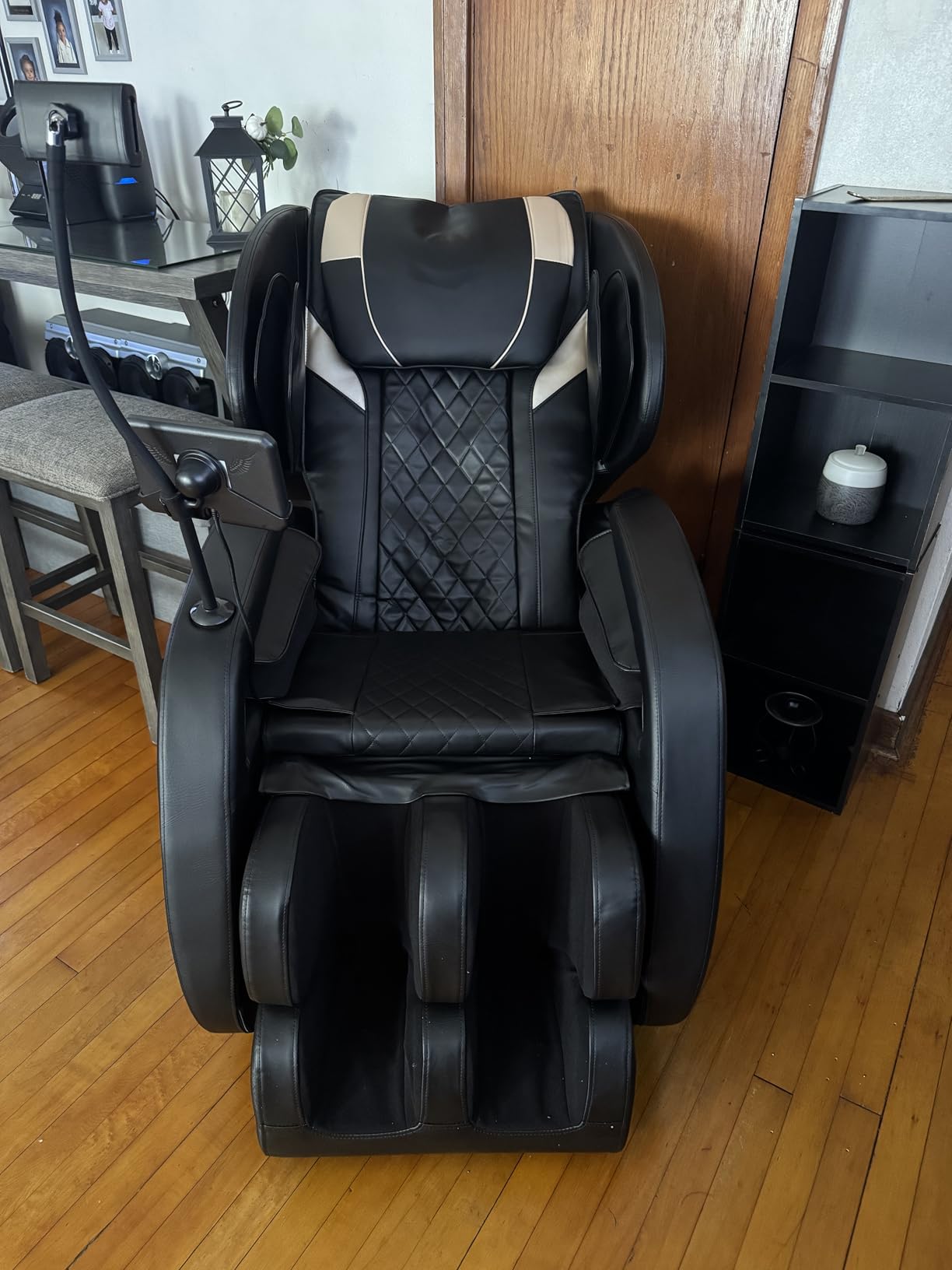 2026 Massage Chair Full Body, Zero Gravity SL-Track Shiatsu Massage Recliner Chair with Body Scan, 6 Fix Point Rollers,Airbags,Deep Yoga Stretch, Heating Function, Black customer photo 2