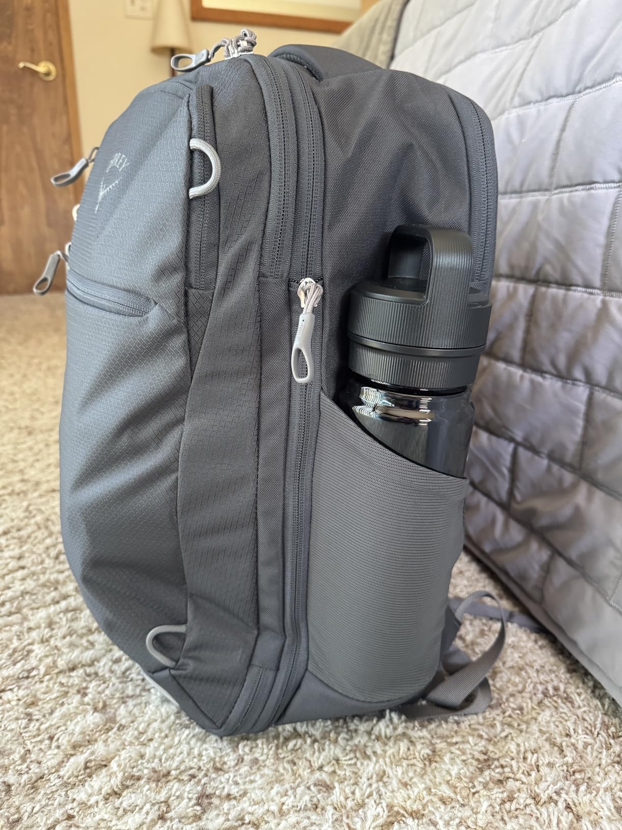 Osprey Daylite Expandable 26+6 Travel Pack, Tunnel Vision Grey Amazon Exclusive customer photo 1