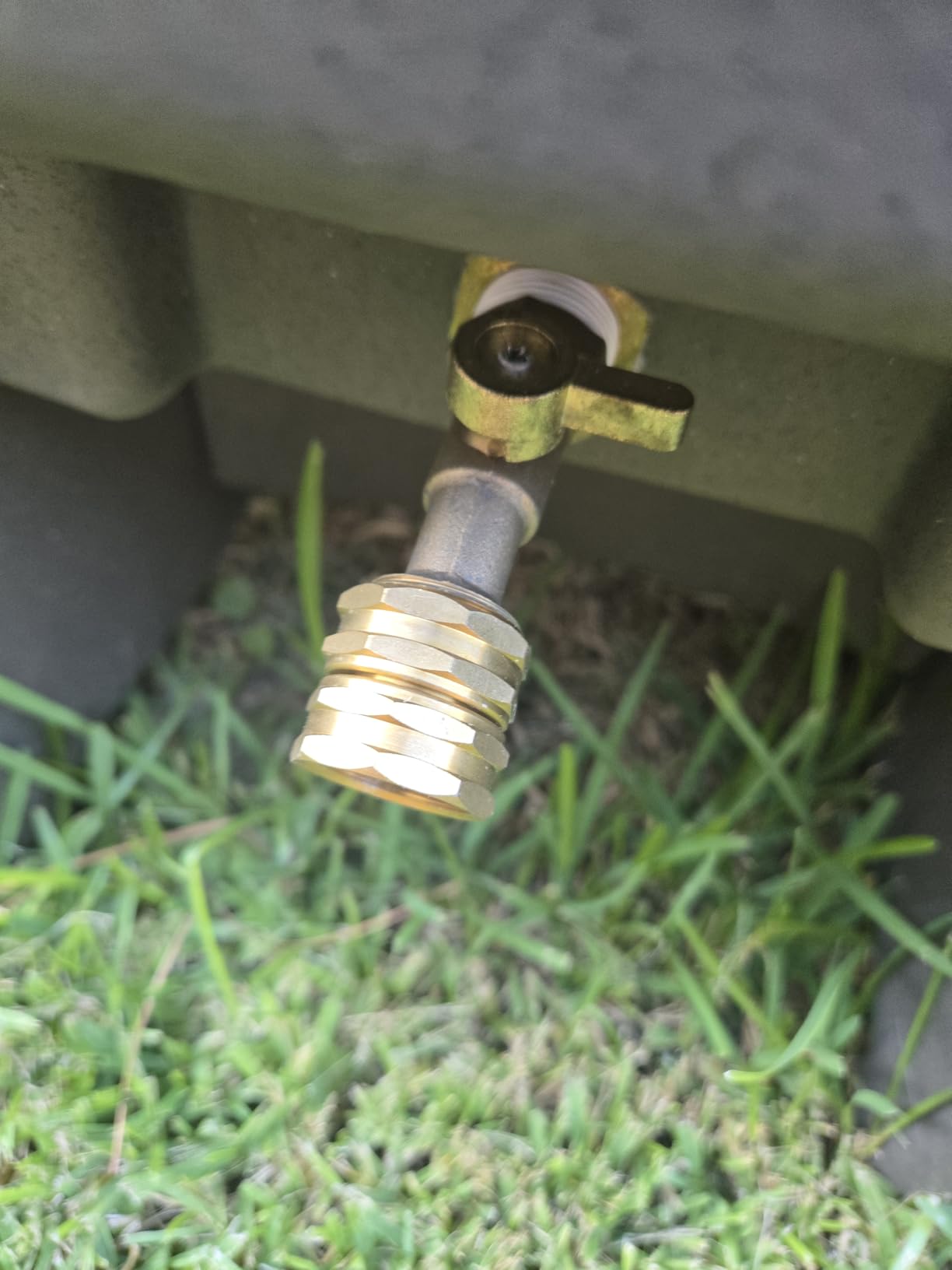 Step2 Lakewood Rain Barrel with Stand, Outdoor Water Conservation Container, Holds 60 Gallons, Brown customer photo 2