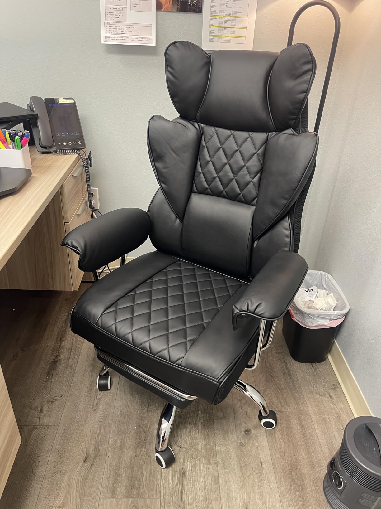 GTPLAYER Gaming Chair,Office Chair with Pocket Spring Lumbar Support, Ergonomic Comfortable Wide Office Desk Computer Chair with Outward Fixed Soft Armrests and Footrest (PU Leather, Black) customer photo 1