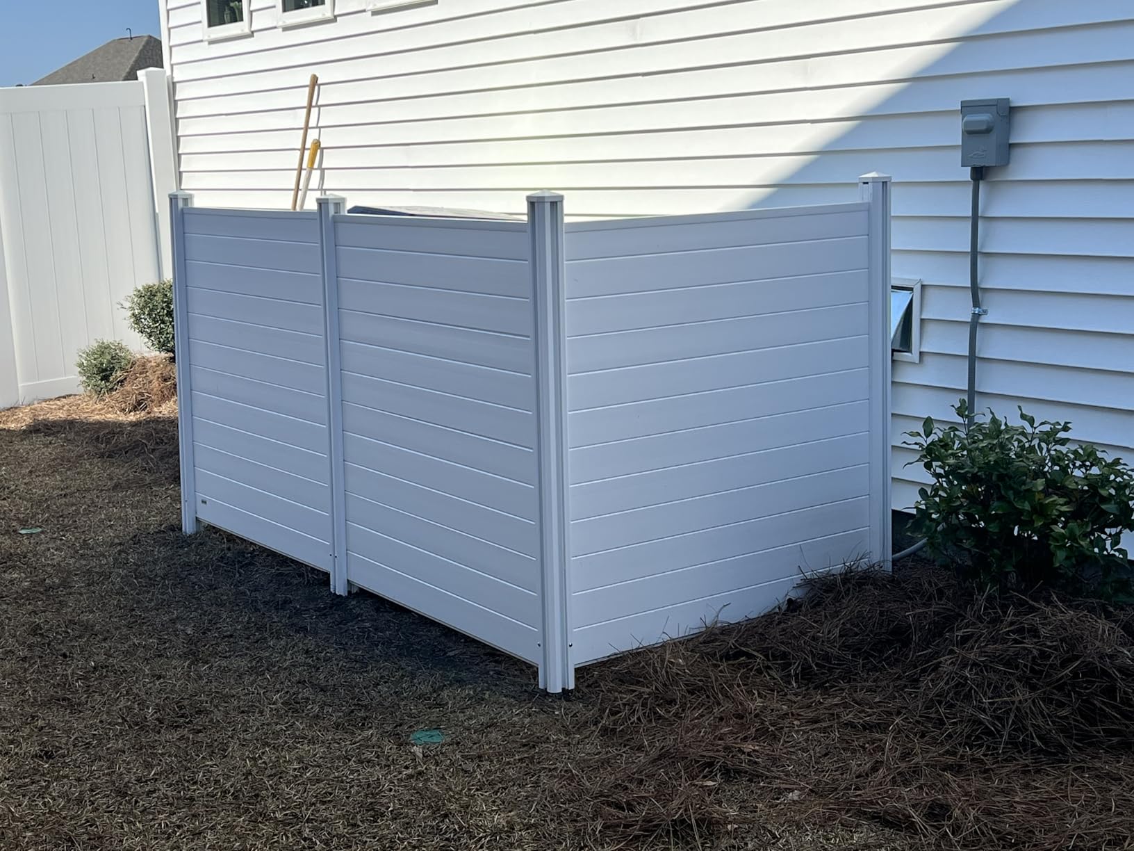 VEVOR Outdoor Privacy Screen, 50in H x 50in W Air Conditioner Fence, 3-Panel Pool Equipment Enclosure, Horizontal PVC Privacy Fence with 27.5 in Ground Stakes customer photo 2