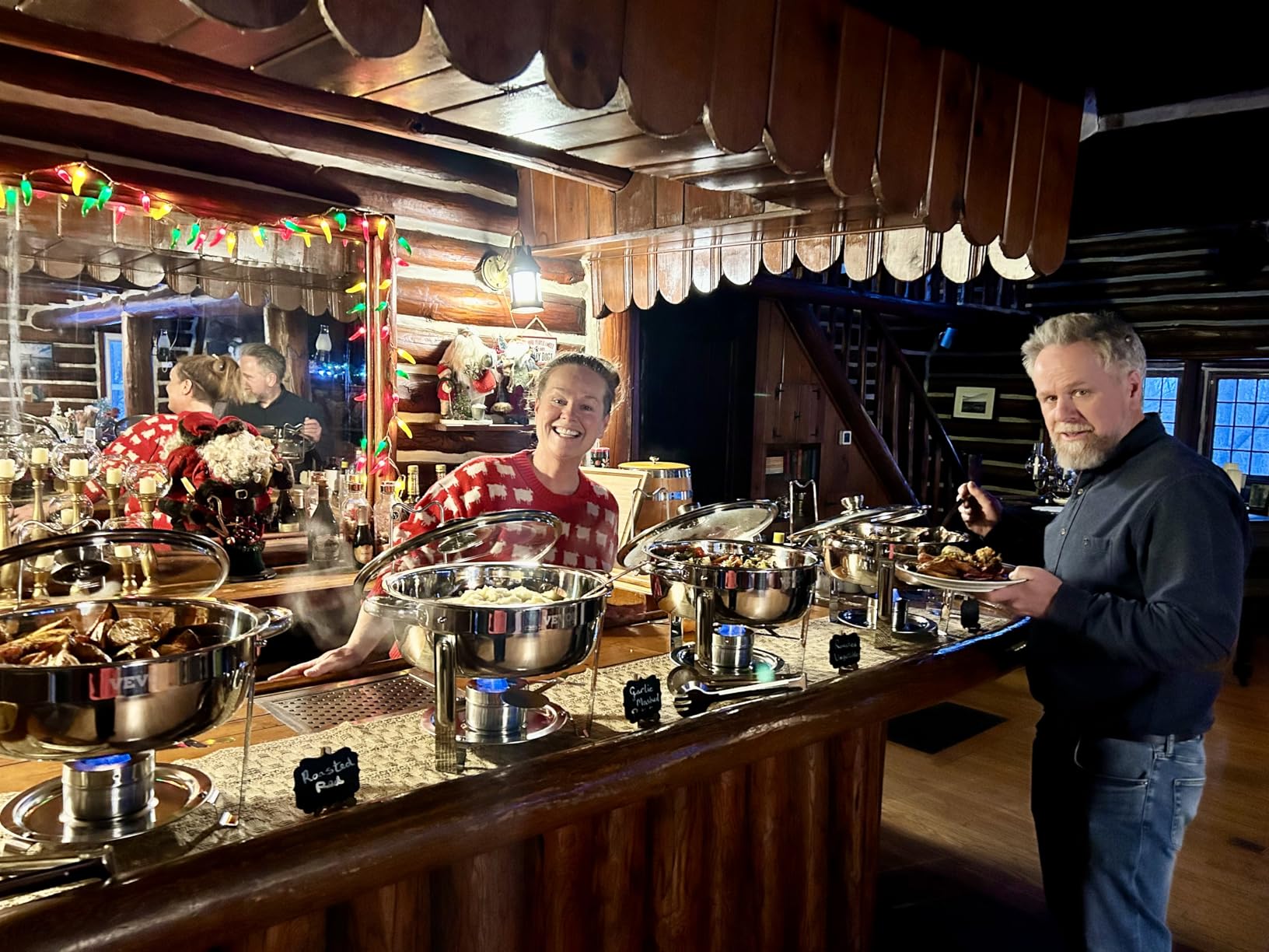 VEVOR Chafing Dish Buffet Set, 5 Qt 4 Pack, Stainless Steel Chafer with 4 Full Size Pan, Round Catering Warmer Server with Glass Lid Water Pan Folding Stand Fuel Holder, for Wedding Party Banquet customer photo 1