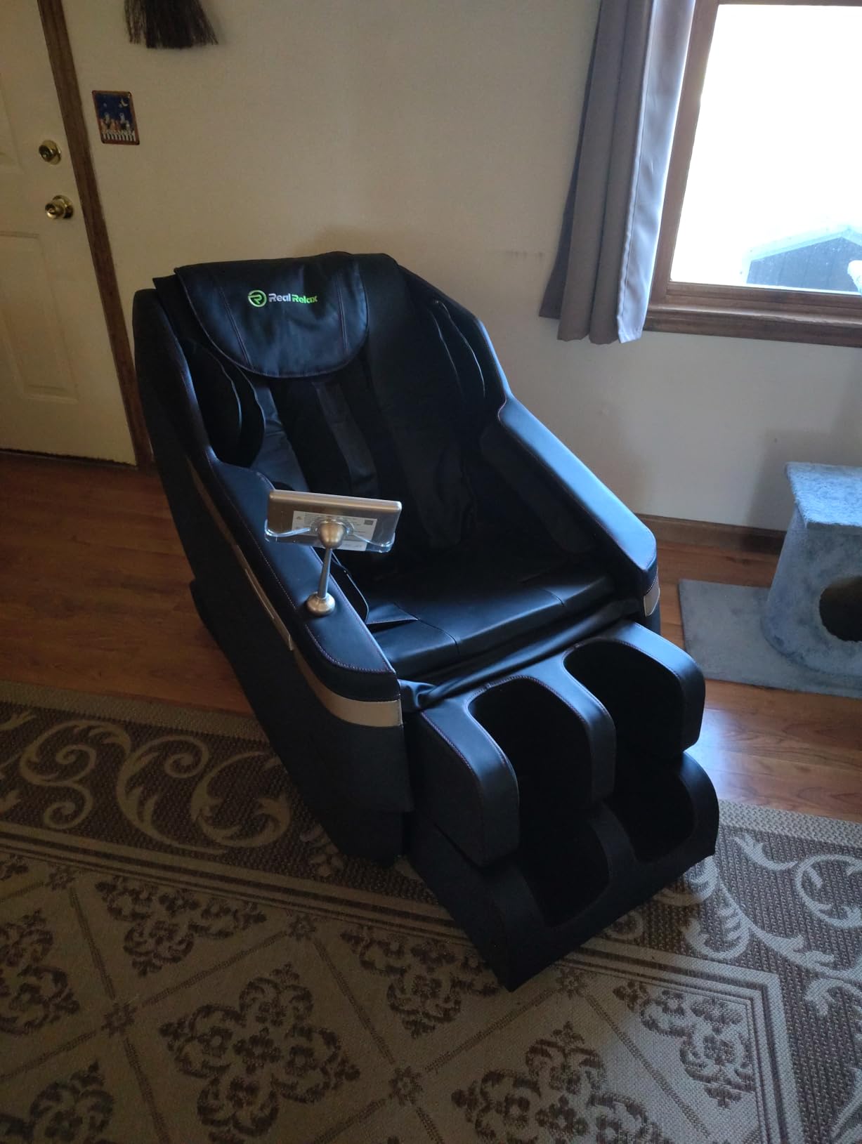 Real Relax 2025 Full Body Massage Chair, Zero Gravity Shiatsu Massage Chair Recliner, Foot Massage, Bluetooth, Large Control Screen (Brown and Gold) customer photo 1