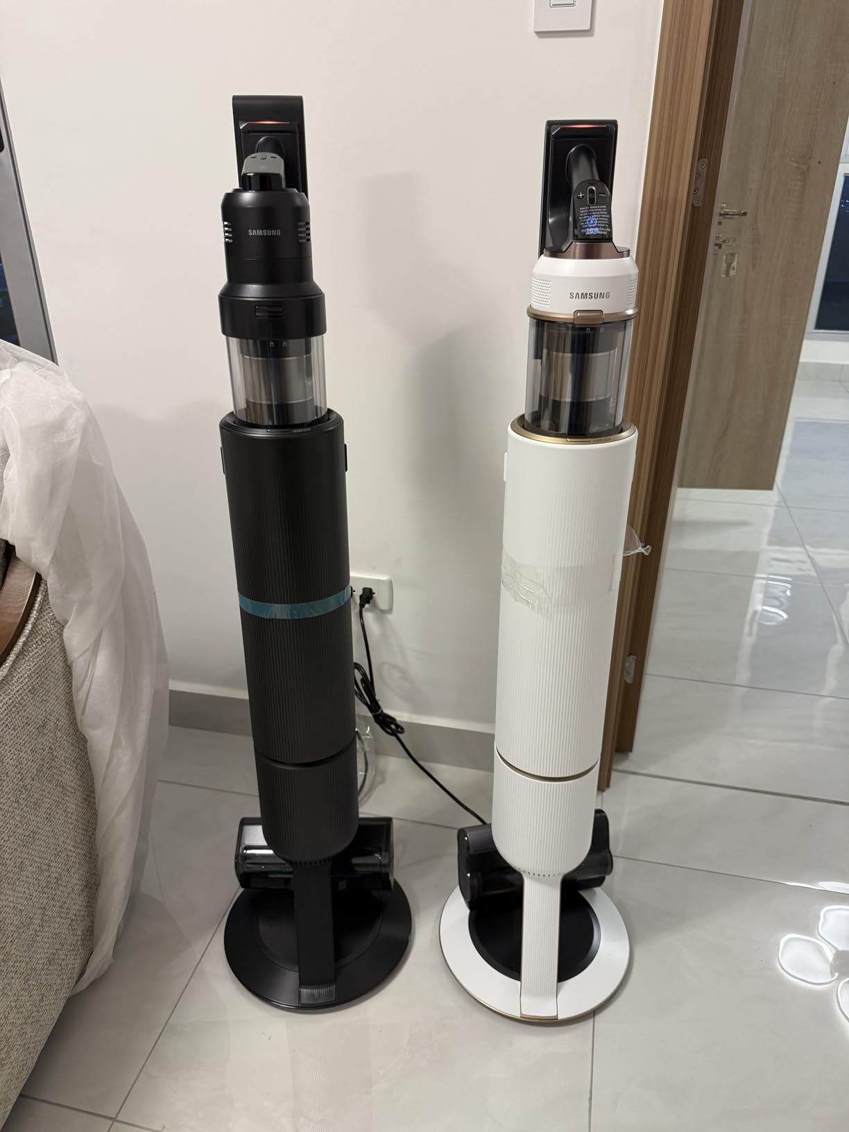 Samsung Bespoke AI Jet Ultra Cordless Stick Vacuum with All-in-One Clean Station, 400AW Powerful Suction, Long Battery Life, Anti-Tangle Pet Tool, 2025 customer photo 2