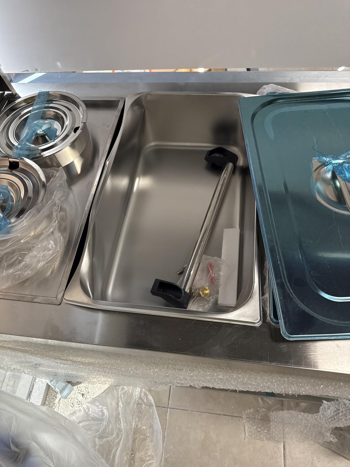 VEVOR Commercial Food Warmer, 5 Pans + 2 Pots Electric Steam Table, 1800W Professional Buffet Catering Food Warmer with Shield Undershelf Wheels, Stainless Steel Server for Party Restaurant Hotel customer photo 2