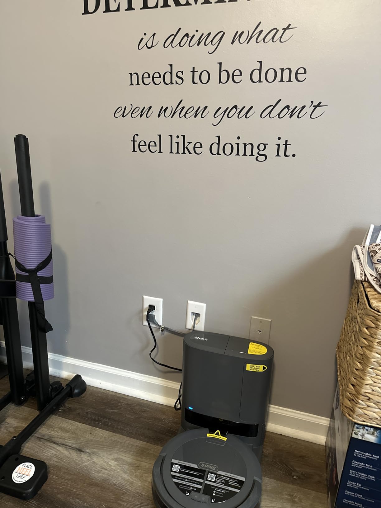 Shark Navigator Robot Vacuum with Bagless 30-Day Capacity Self-Empty Base, Powerful Suction, SmartPath Navigation, Self-Cleaning Brushroll, for Carpets & Hard Floors, White, AV2110S customer photo 2