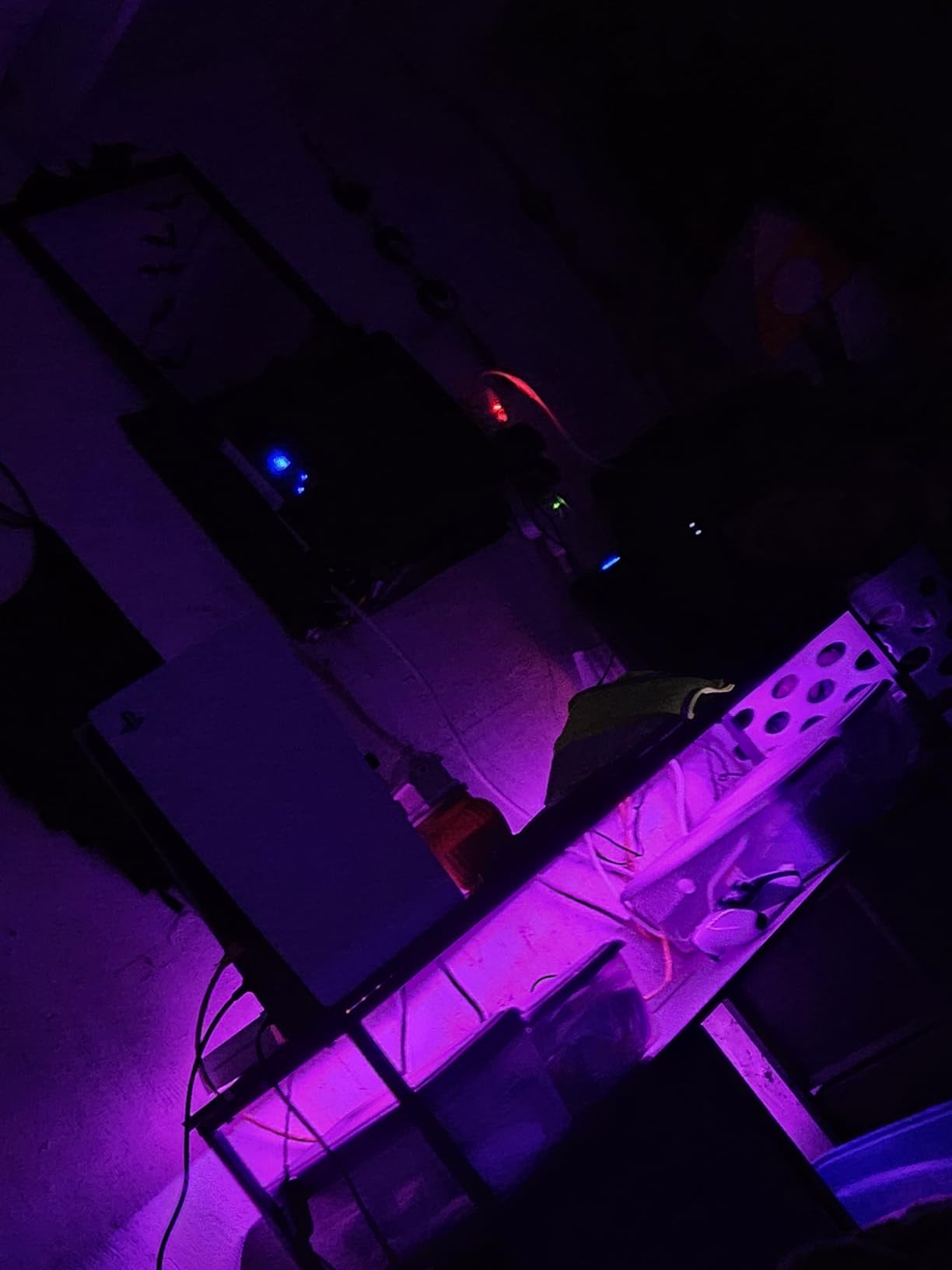 Huuger 47 Inch TV Stand Dresser with Power Outlets and LED Lights, Fabric Dresser for Bedroom with Storage, 4 Drawers Entertainment Center with Open Shelf, Media Console for 55 50 Inch TV, Black customer photo 1