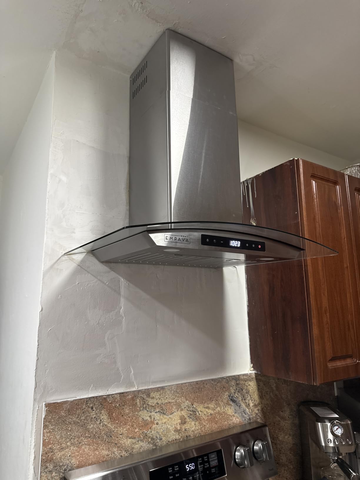 Empava Wall Mount Range Hood 30 Inch, Ducted/Ductless Kitchen Exhaust Stove Vent with Modern Style, 400CFM, 3-Speed, Touch Control, Timer, LED Lights, Stainless Steel (Charcoal-Filter Sold Separately) customer photo 1