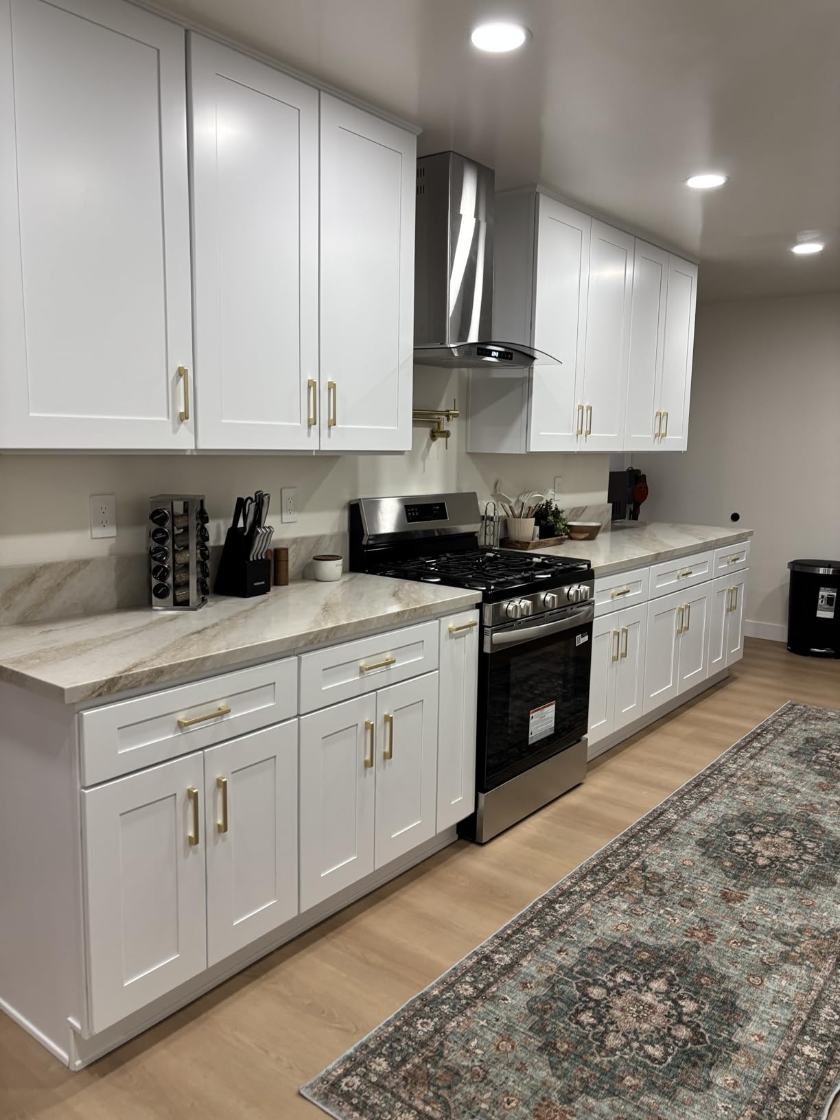 Empava Wall Mount Range Hood 30 Inch, Ducted/Ductless Kitchen Exhaust Stove Vent with Modern Style, 400CFM, 3-Speed, Touch Control, Timer, LED Lights, Stainless Steel (Charcoal-Filter Sold Separately) customer photo 2