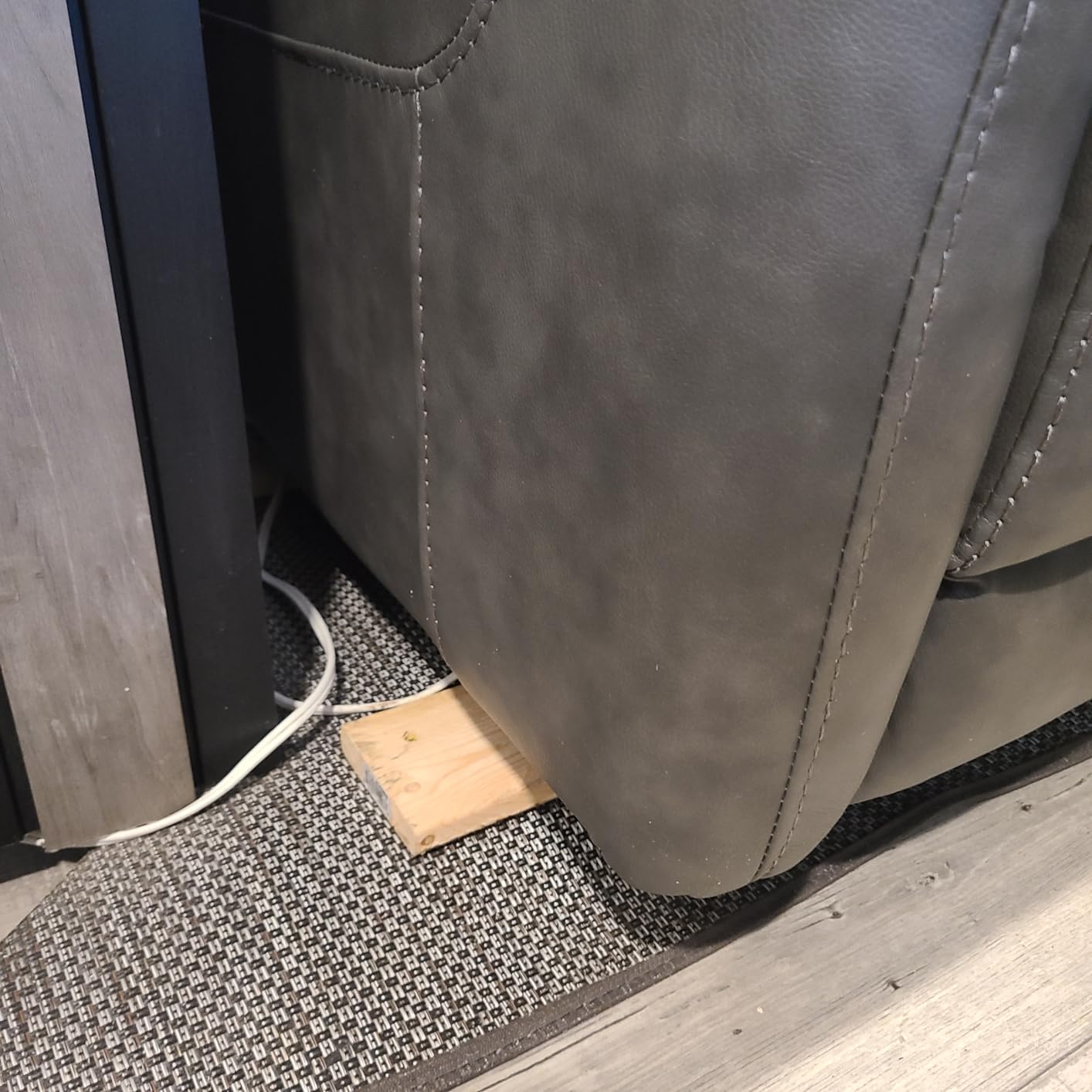 Leather Recliner Chair for Adults Wall Hugger RV Recliner with USB Charging Ports Electric Power Reclining Sofa for Living Room Home Theater Seating Bedroom customer photo 2