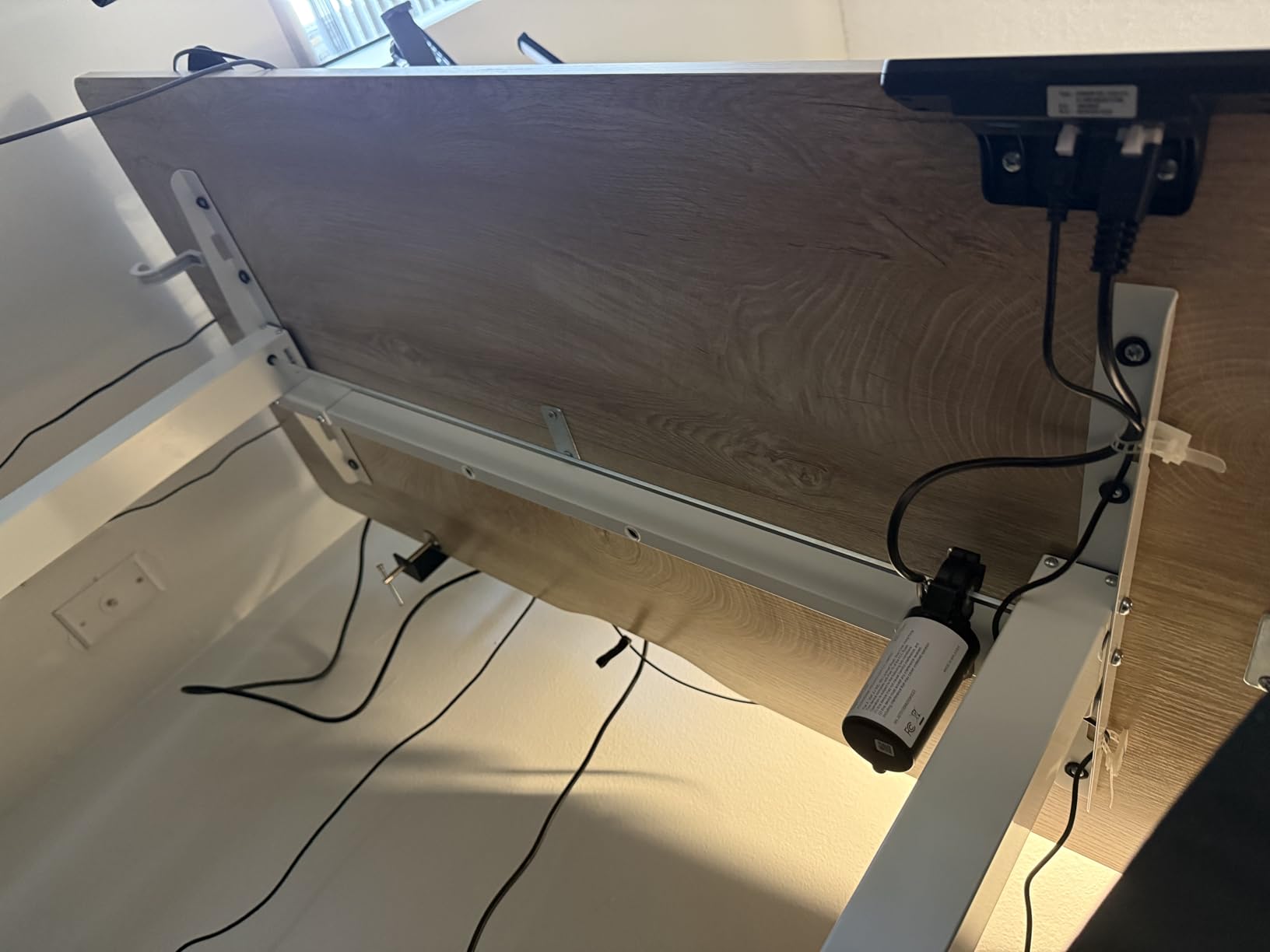 FEZIBO Standing Desk, 48 × 24 Inches Electric Height Adjustable, Sit and Stand Up, Computer Office Desk with Splice Board, White Frame/Maple TOP customer photo 2