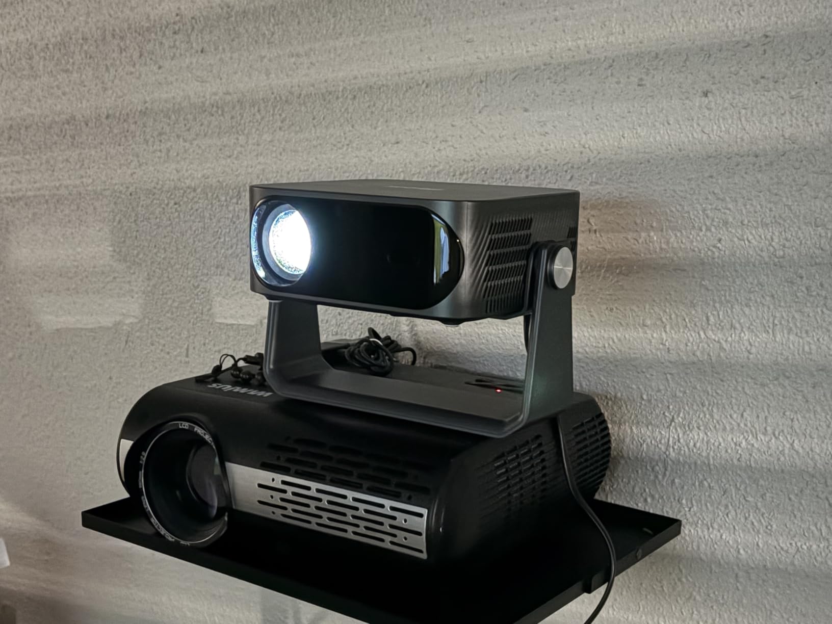 [2000 ANSI/Auto Focus & Keystone/Built-in APP] 4K Outdoor Projector with Wifi and Bluetooth, Smart Portable Projector with Built in Apps YouTube/PrimeVideo & Dolby, Home Theater Projector with HDR10+ customer photo 1
