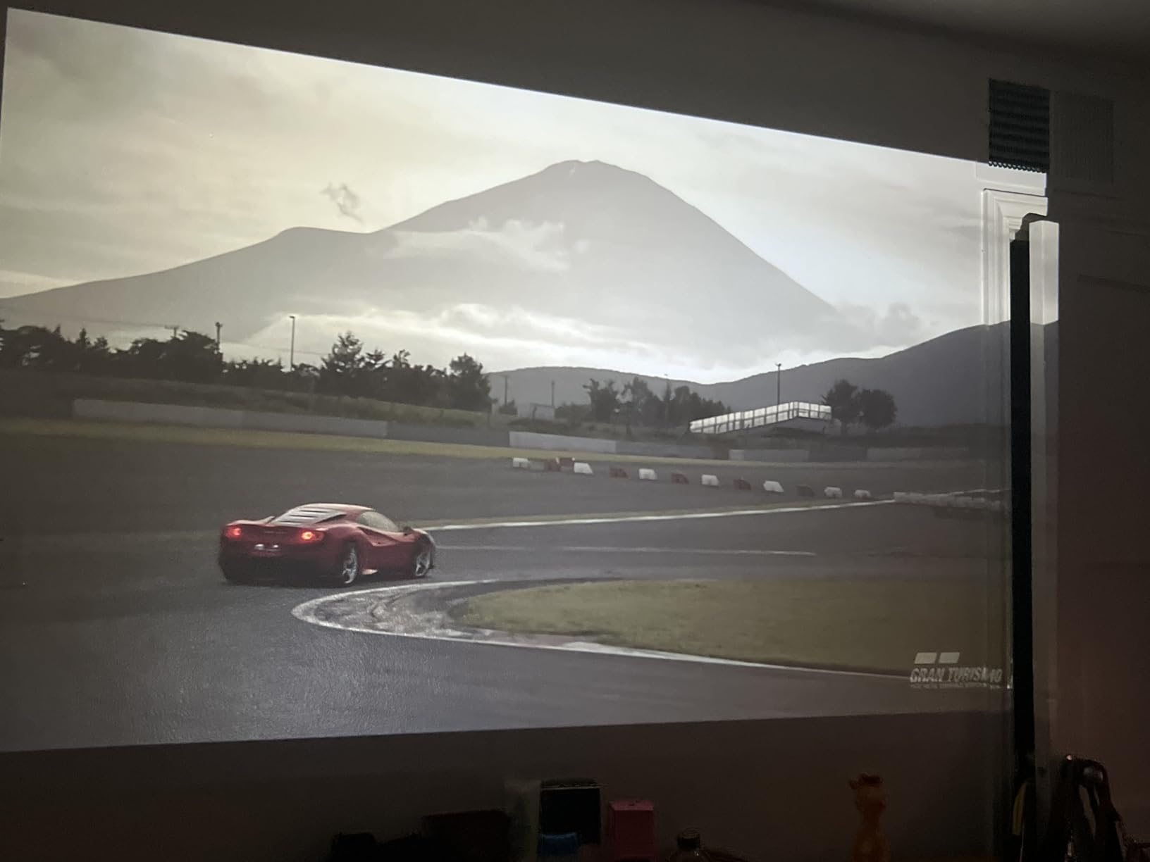 XuanPad Smart Mini Projector with WiFi and Bluetooth, 4K Support Movie Projector, Portable Native 1080P Outdoor Projector with 360 Degree Stand, Auto Focus customer photo 2