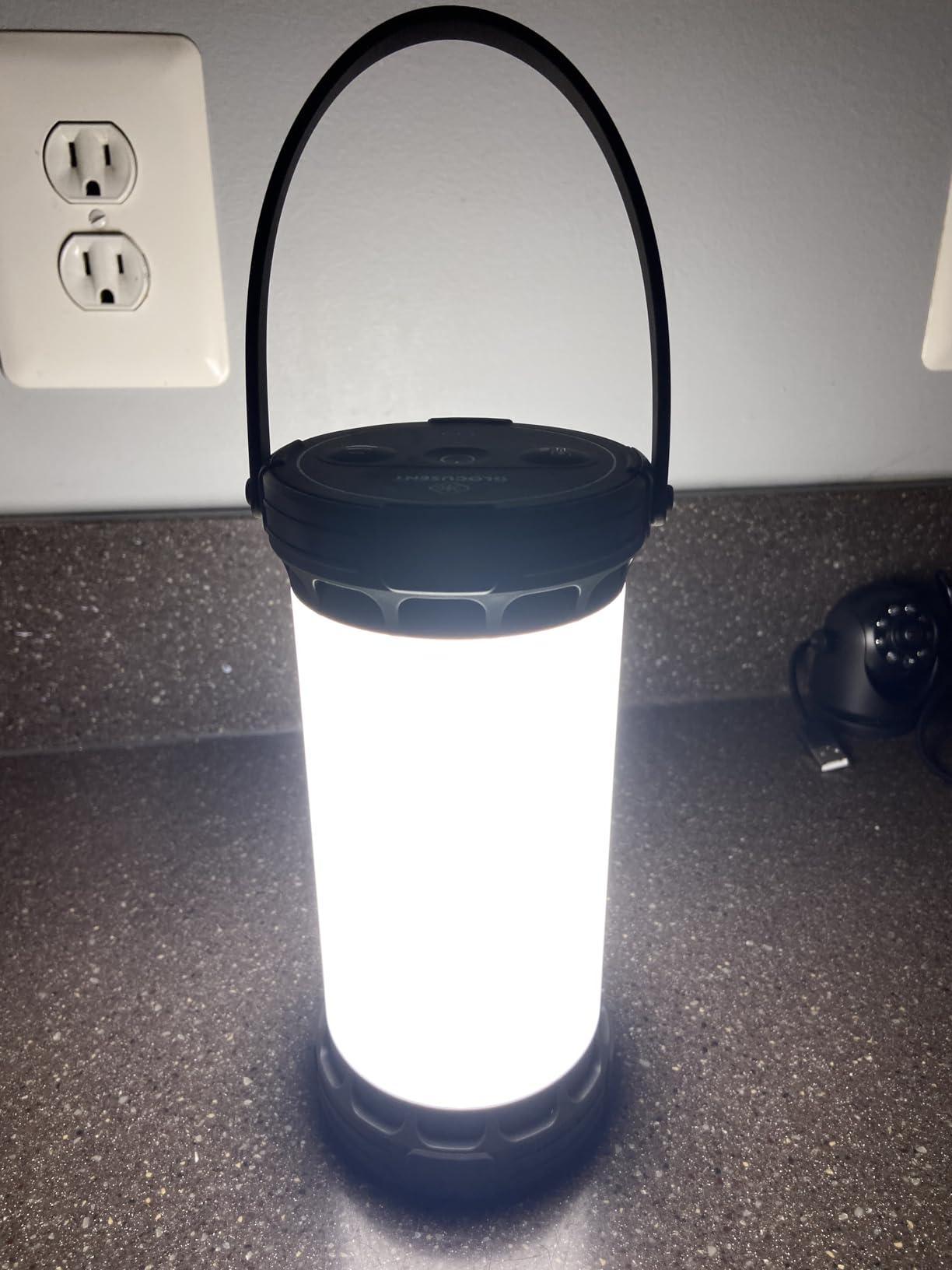 Glocusent 135 LED Ultra Bright Camping Lantern, Up to 200H, 5000mAh Camping Lights with 3 Colors & 5 Brightness, SOS, Max 1500LM, Rechargeable Lantern for Power Outages Camping Hiking Emergency customer photo 2