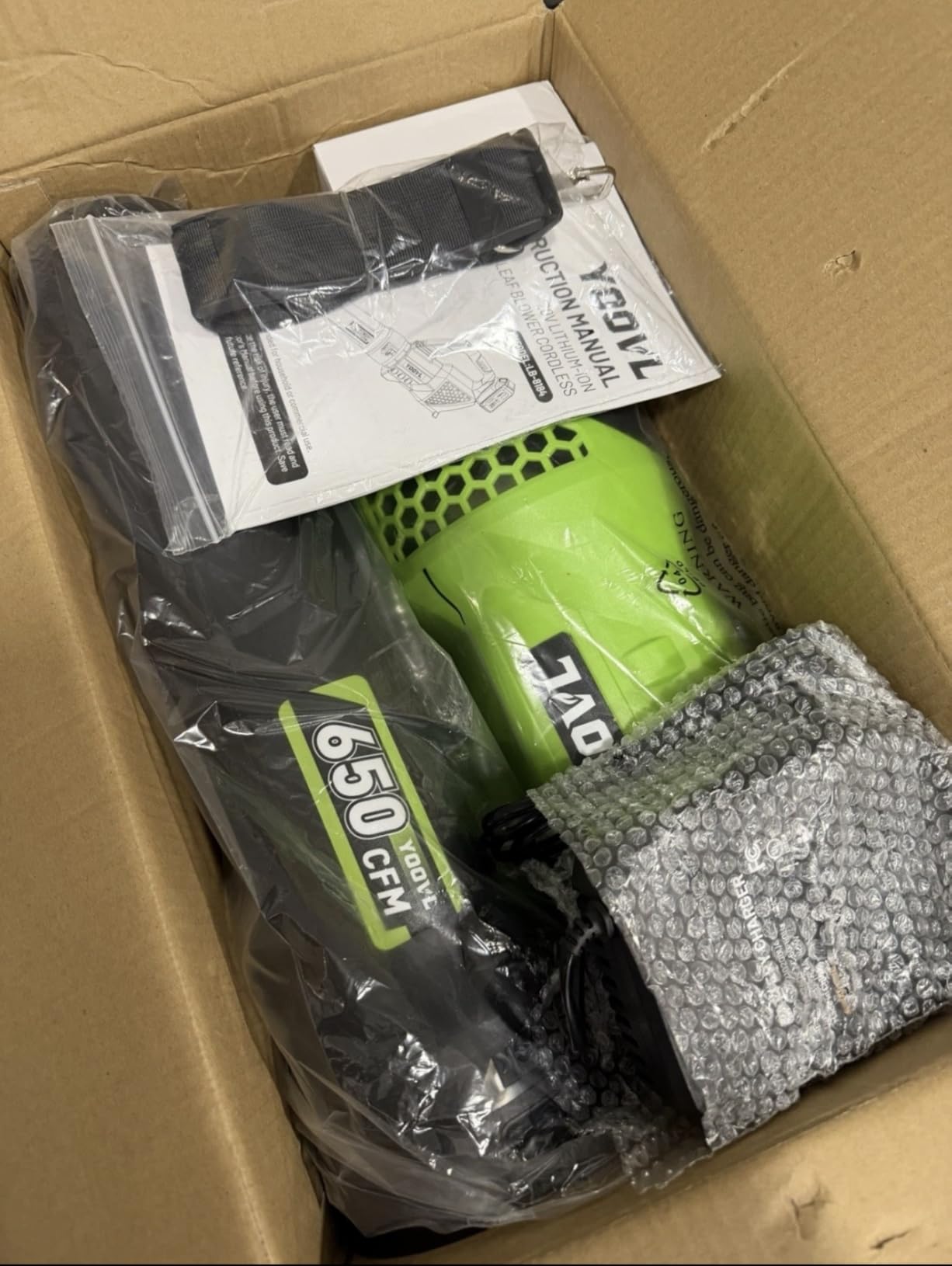 Leaf Blower Cordless, 650CFM Electric Leaf Blowers with 2 x 5.2Ah Batteries and Charger, 3 Speed Modes, 1 x Adjustable Shoulder Strap, Powerful Blowers for Lawn Care, Patio, Dust, Blowing Leaves customer photo 1