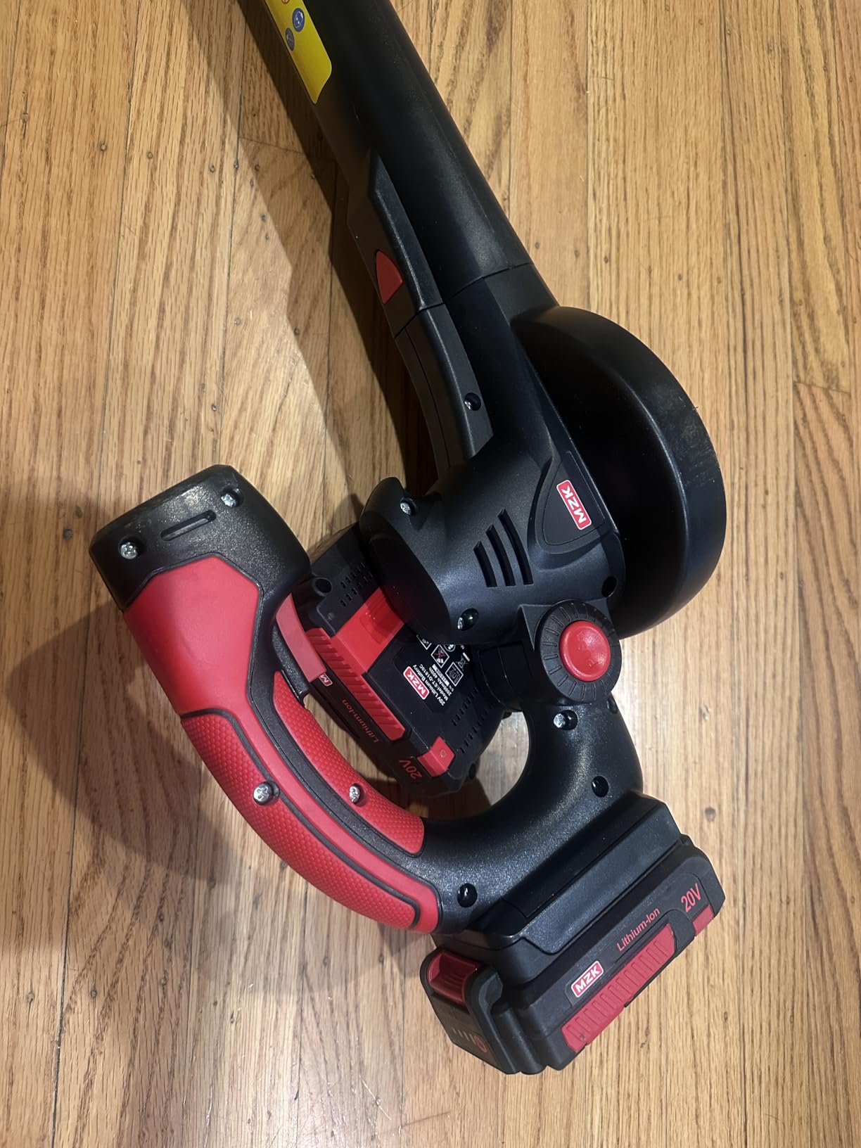 MZK Cordless Leaf Blower,20V Battery Powered Electric Blower for Lawn Care, Electric Lightweight Leaf Blower for Blowing Leaves, Patio Cleaning and Dust(2 * 2Ah Battery & Charger Included),LF40D13 customer photo 2