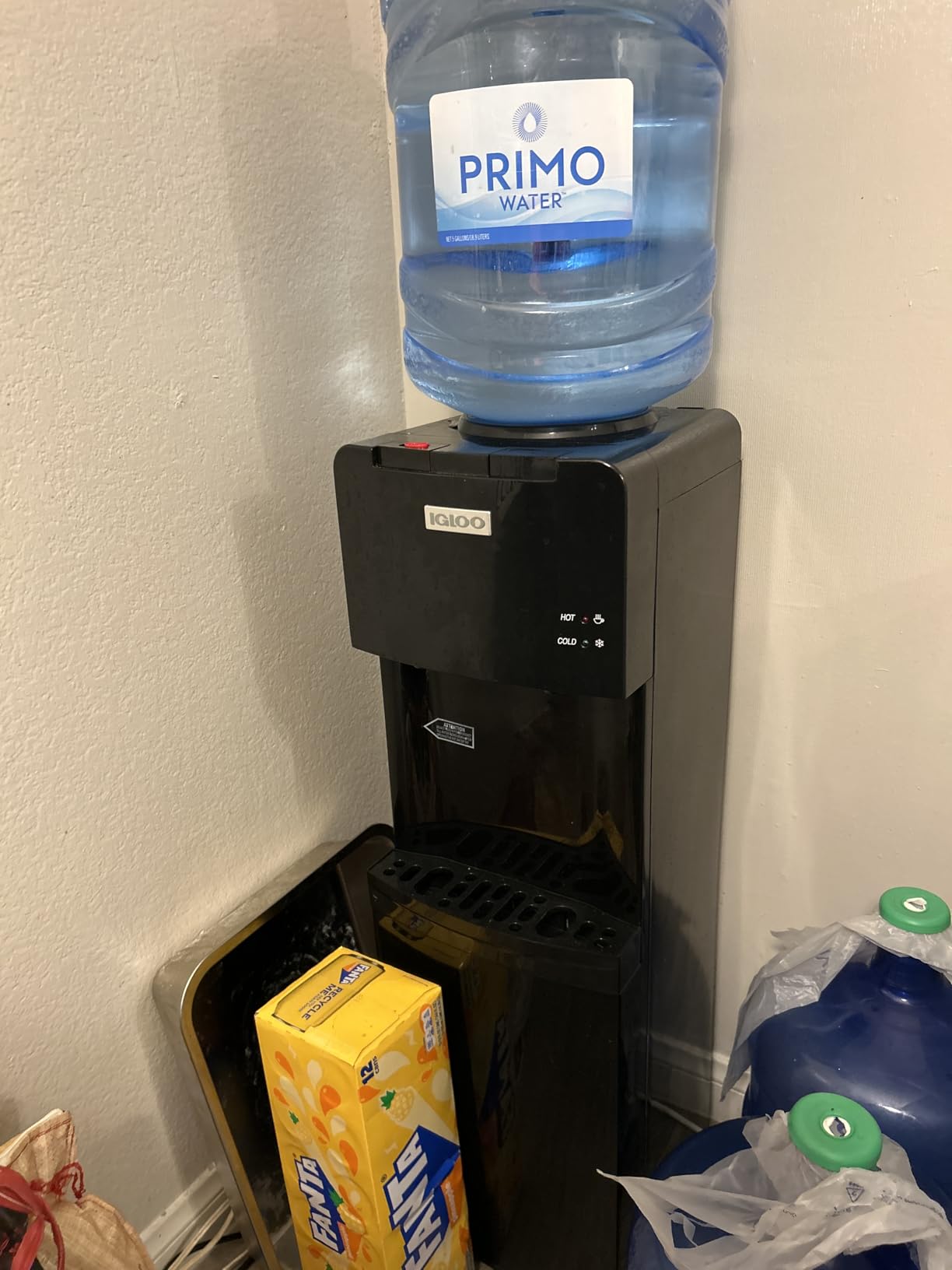 Igloo Top Loading Water Cooler with Removable Drip Tray & Energy-Saving Features- Water Tower with Hot, Cold Temperature Settings- Water Dispenser Fits 3 & 5-Gallon Jugs with Child Safety Lock- Black customer photo 2