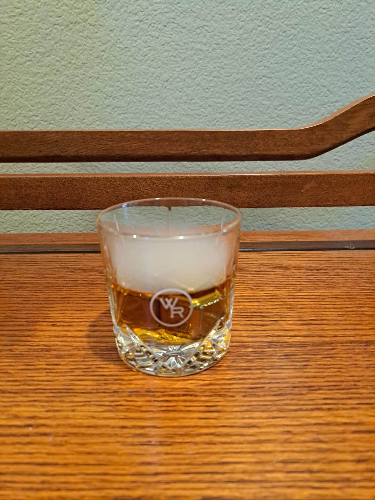 Electric Whiskey Smoker Kit Cocktail Smoker Kit with 6 Wood Chip Flavors Old Fashioned Drink Smoker Kit for Bourbon Whiskey Cocktails Home Bar Accessories Whiskey Gifts for Men Dad Husband customer photo 1