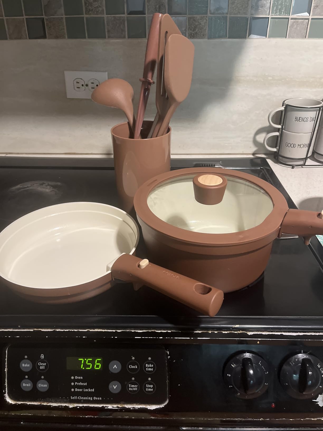 CAROTE 22Pcs Ceramic Cookware Set, Pots and Pans Set Non Stick Removable Handles, Non Toxic Cookware Oven/Dishwasher Safe, Induction Cookware, Gift Set, NonStick Cookware Set with Kitchen Essentials customer photo 1