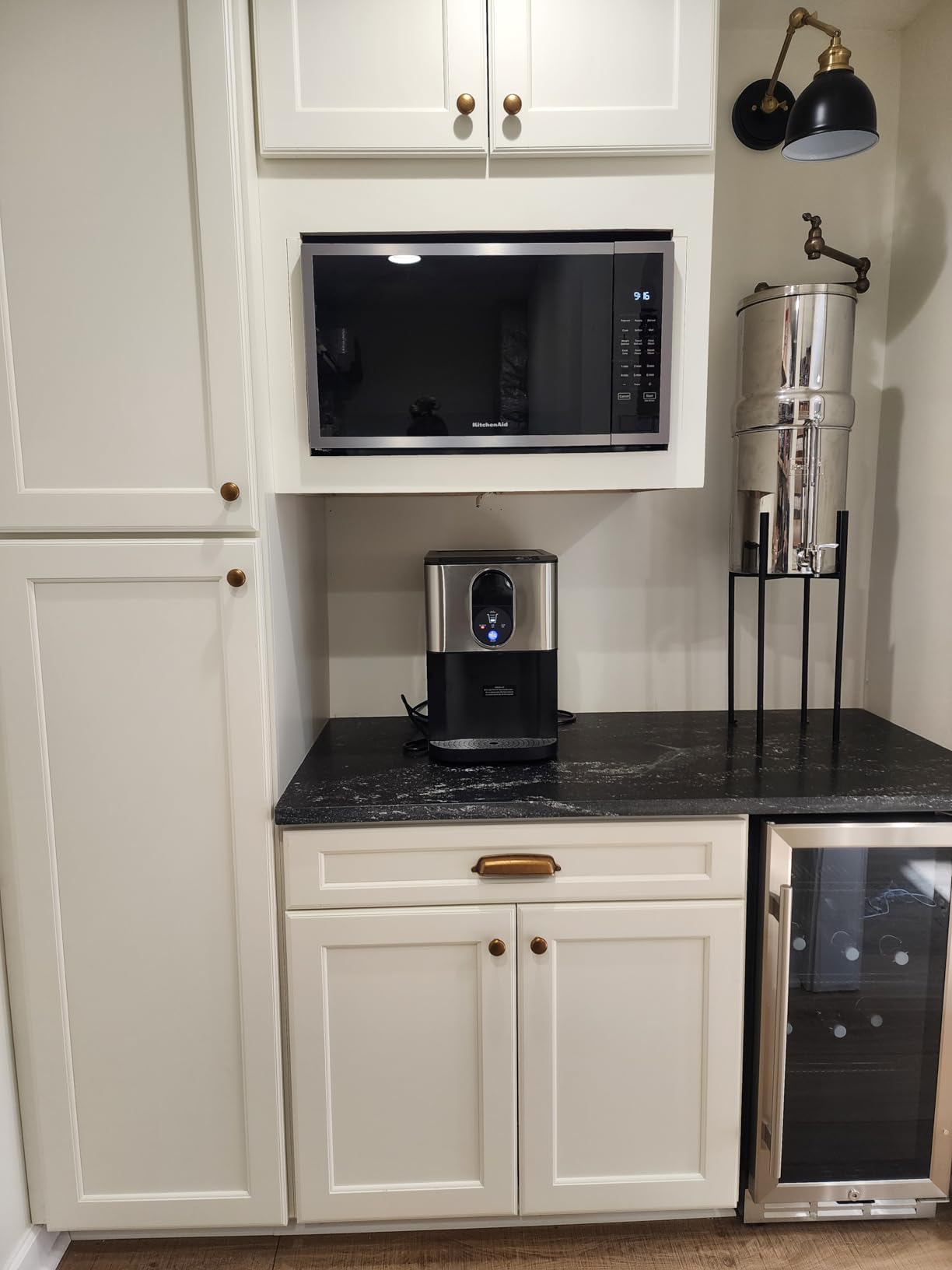 24 inch Beverage Refrigerator - 180 Cans Under Counter Beverage Fridge with Glass Door & Safety Lock for Beer Wine Soda, Built-in or Freestanding Drink Fridge for Home Office Kitchen or Bar customer photo 2