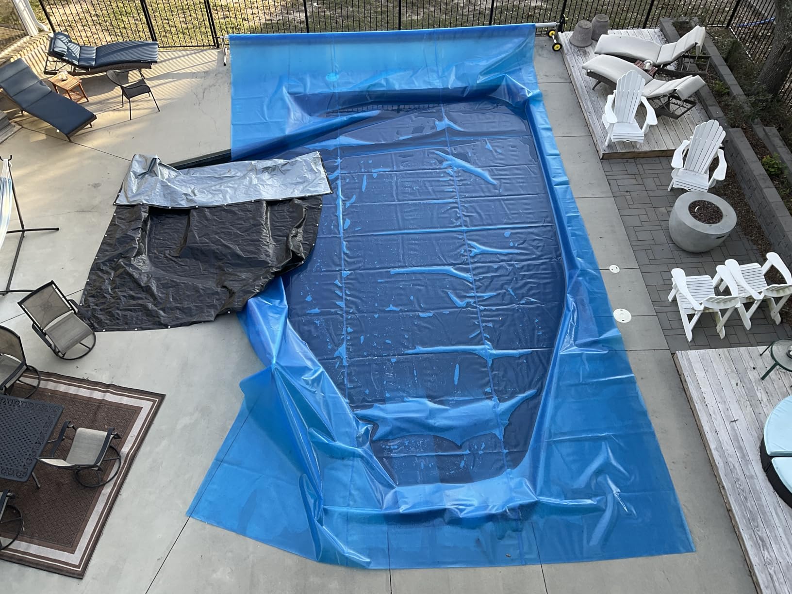 VEVOR Solar Pool Cover, 32 x 16 ft Pool Bubble Cover, 16 Mil Pools Solar Blanket with Dual Heat-Locking Air Layer for Pools, Daytime Heat Absorption, Nighttime Heat Retention, Blue & Silver, Cuttable customer photo 2