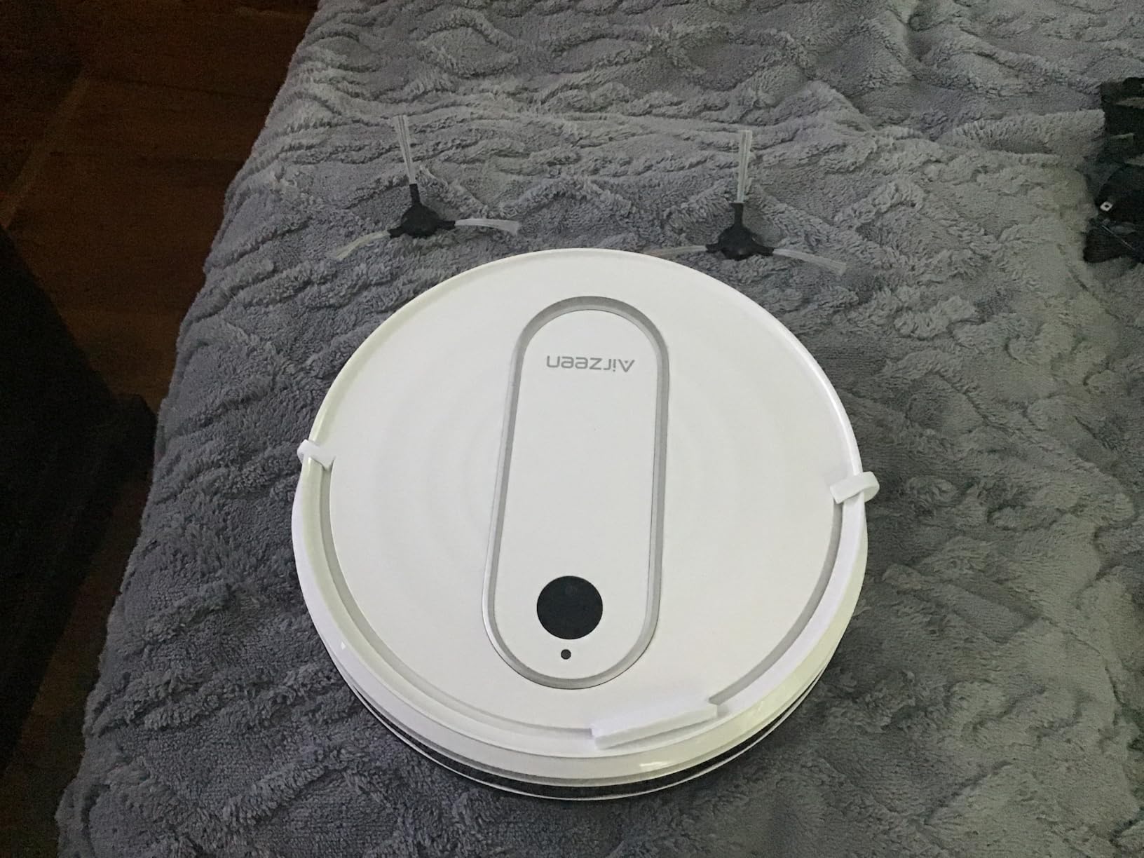 Airzeen Robot Vacuum and Mop - 4000Pa Powerful Suction, APP/Alexa Control, 3-in-1 Cleaning Solution with Auto Self-Charging, Perfect for Pet Hair, Carpets, and Hard Floors customer photo 2