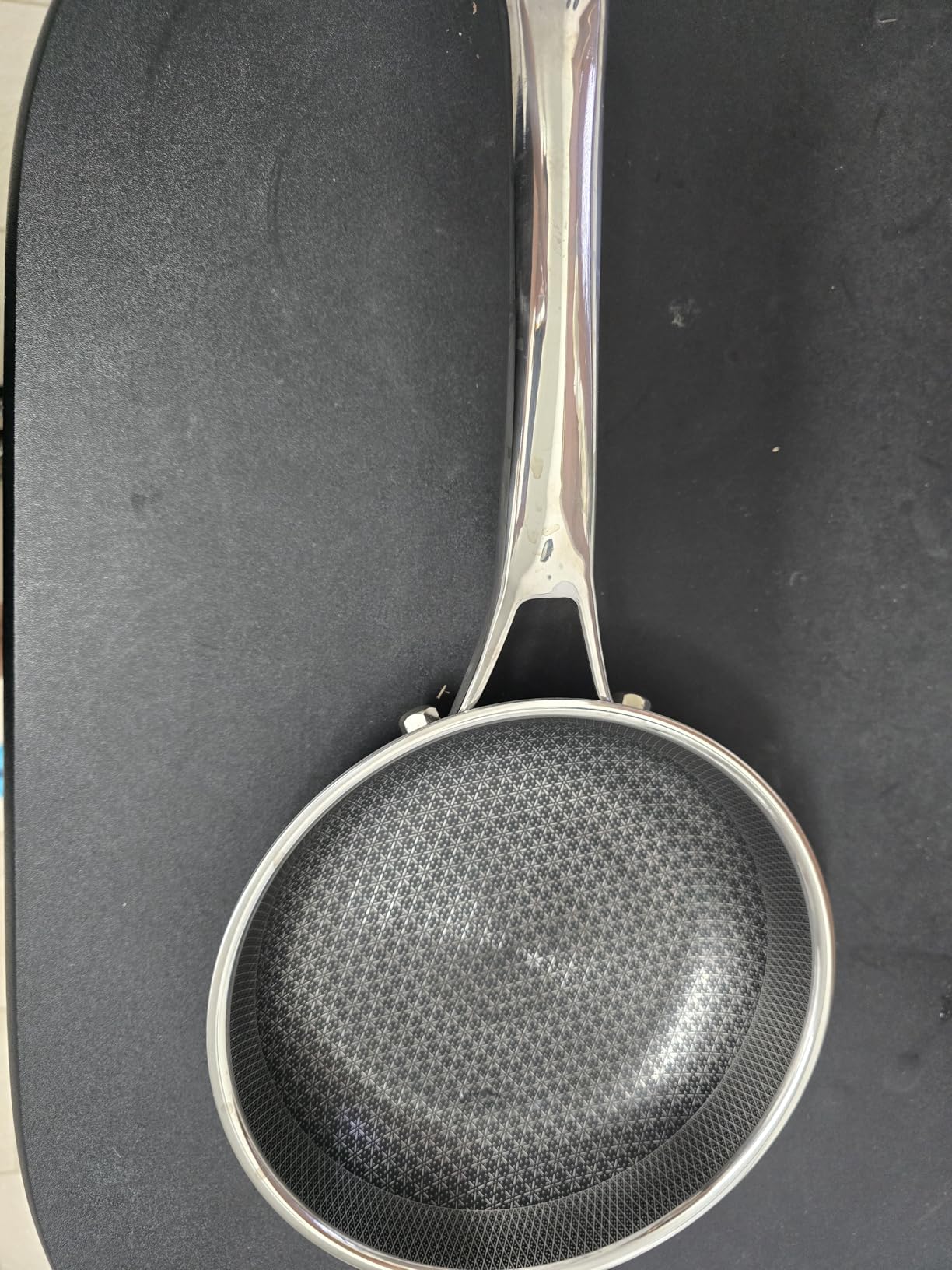 Carbon Steel Pan, 10 Inch Nonstick Frying Pan Skillet, Pre-Seasoned Carbon Steel Cookware with Removable Silicone Handle Holder, Indoor/Outdoor, Induction & Oven Safe customer photo 1