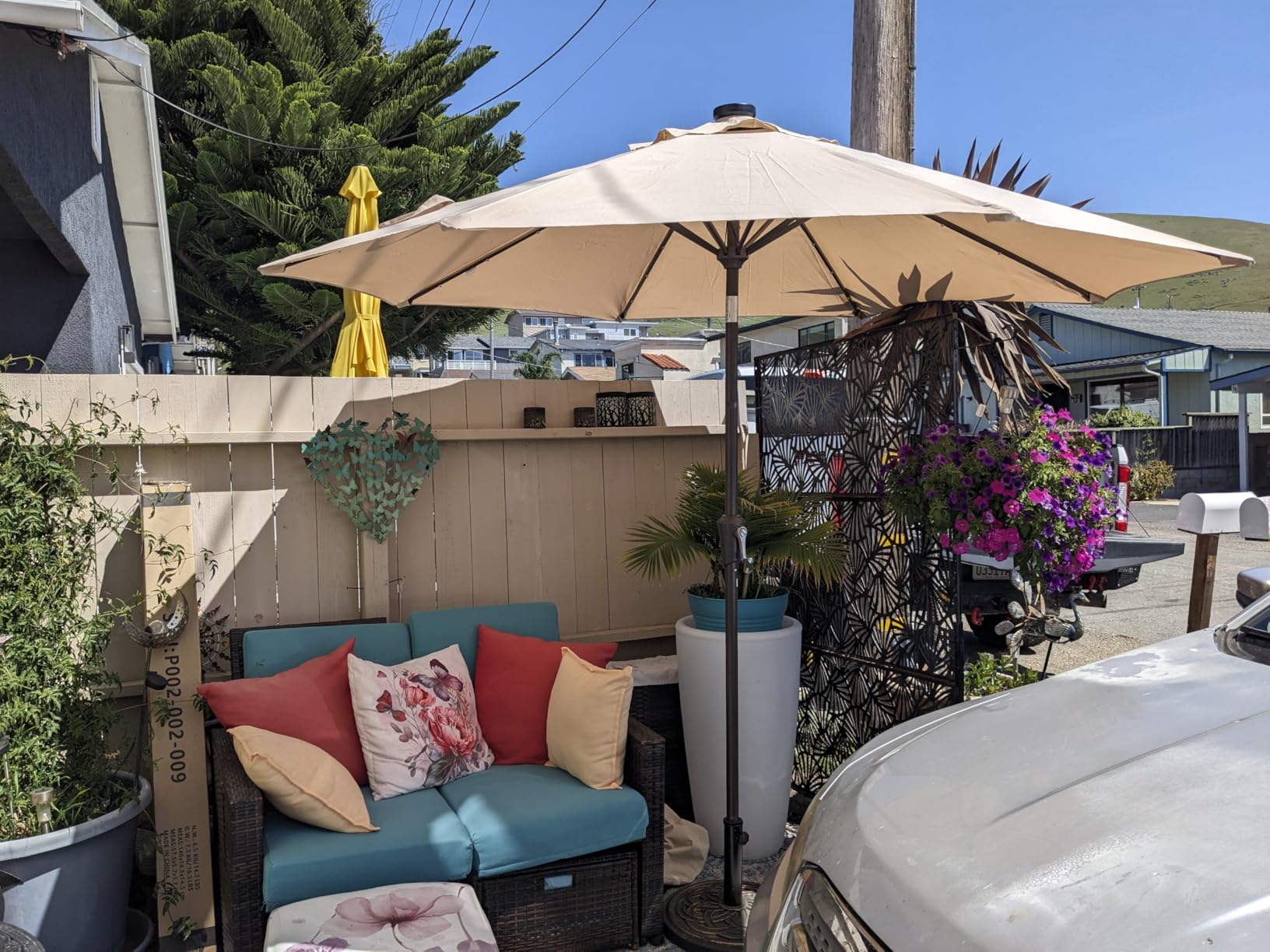 AreShark 9FT Patio Umbrella with Solar Lights, 32 Lighted Pool Umbrella w/Tilt and Crank customer photo 1