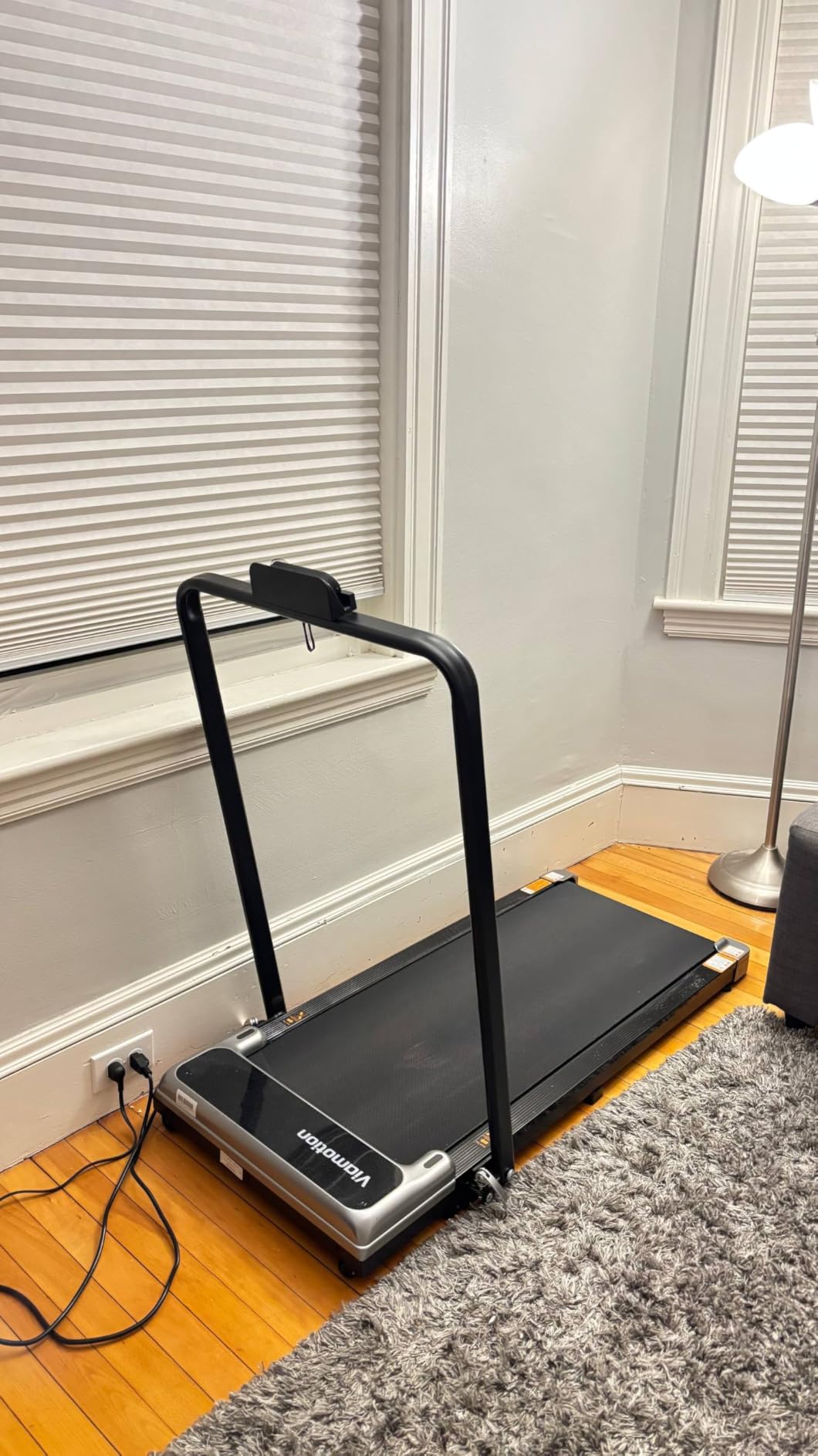 Walking Pad Treadmill with Handle Bar and Adjustable Incline, Compact Portable Treadmills for Home Office, 2.5HP Quiet Anti-Slip Under Desk Treadmills, 0.6-3.8 MPH Remote Speed Control customer photo 1