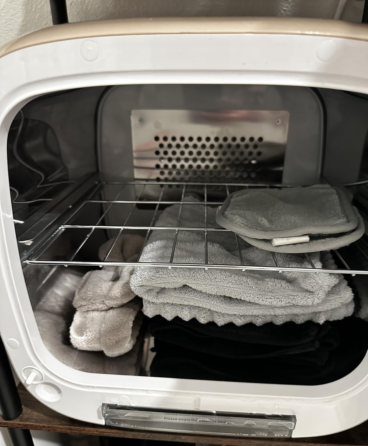 Keenray Hot Towel Warmer Cabinet, Professional Spa Towel Warmer with Digital Screen, Adjustable Timer and Delay, Customized Fragrance, Heat Dry & Wet Towels for Spa, Salon, Home 14 L Snow White customer photo 1