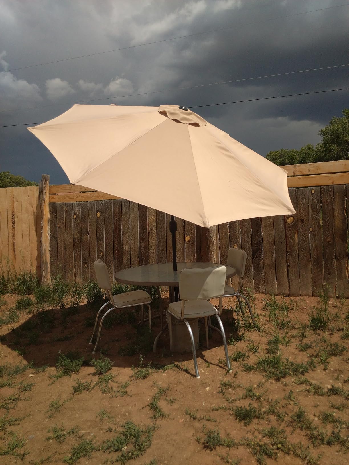 Garvee 9FT Patio Umbrella - Outdoor Table Umbrella with Crank Lift & Push Button Tilt - Market Umbrella 8 Sturdy Ribs UV Protection customer photo 1