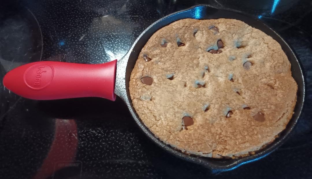 Lodge Seasoned Cast Iron Skillet - PFAS-Free, Non-Toxic Cookware - Use with an Oven, Stove, Grill, or Campfire - Naturally Non-Stick & Oven Safe - 8 Inches customer photo 2