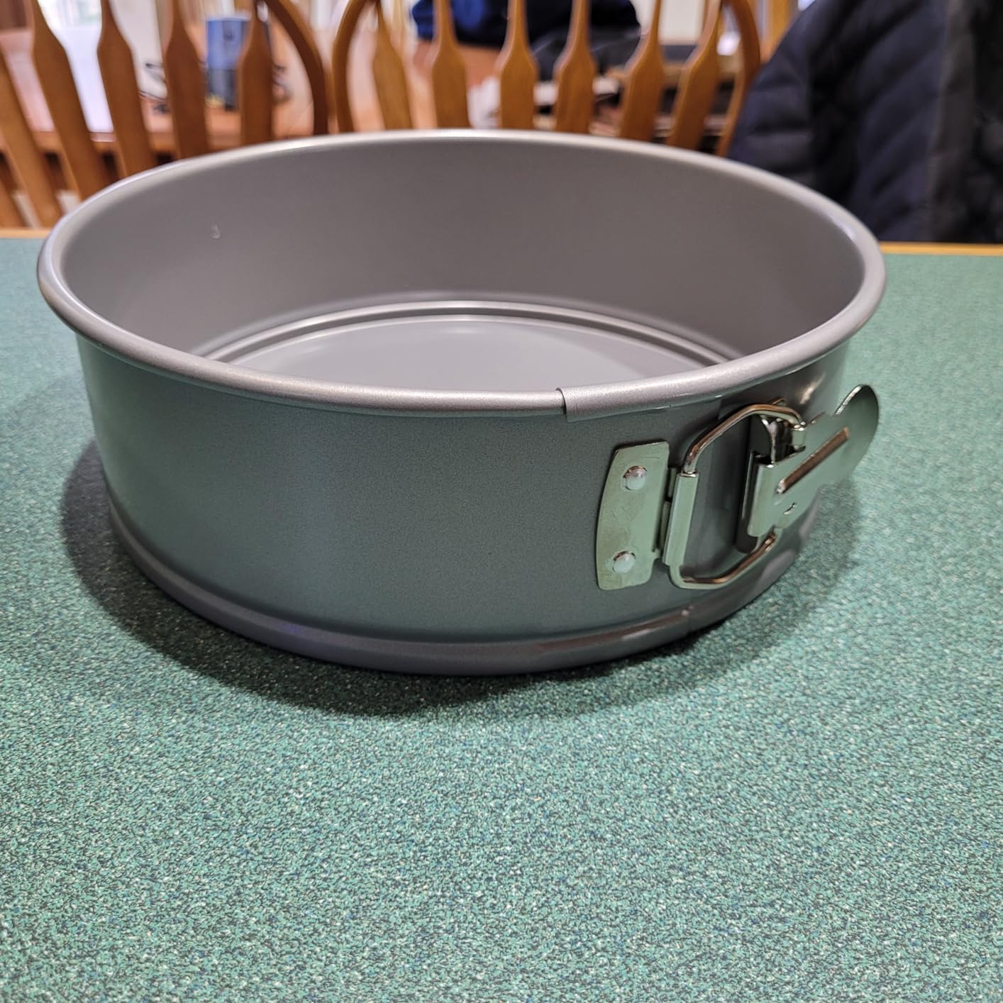 Farberware Nonstick Bakeware 9-Inch Round Springform Pan, Gray customer photo 2