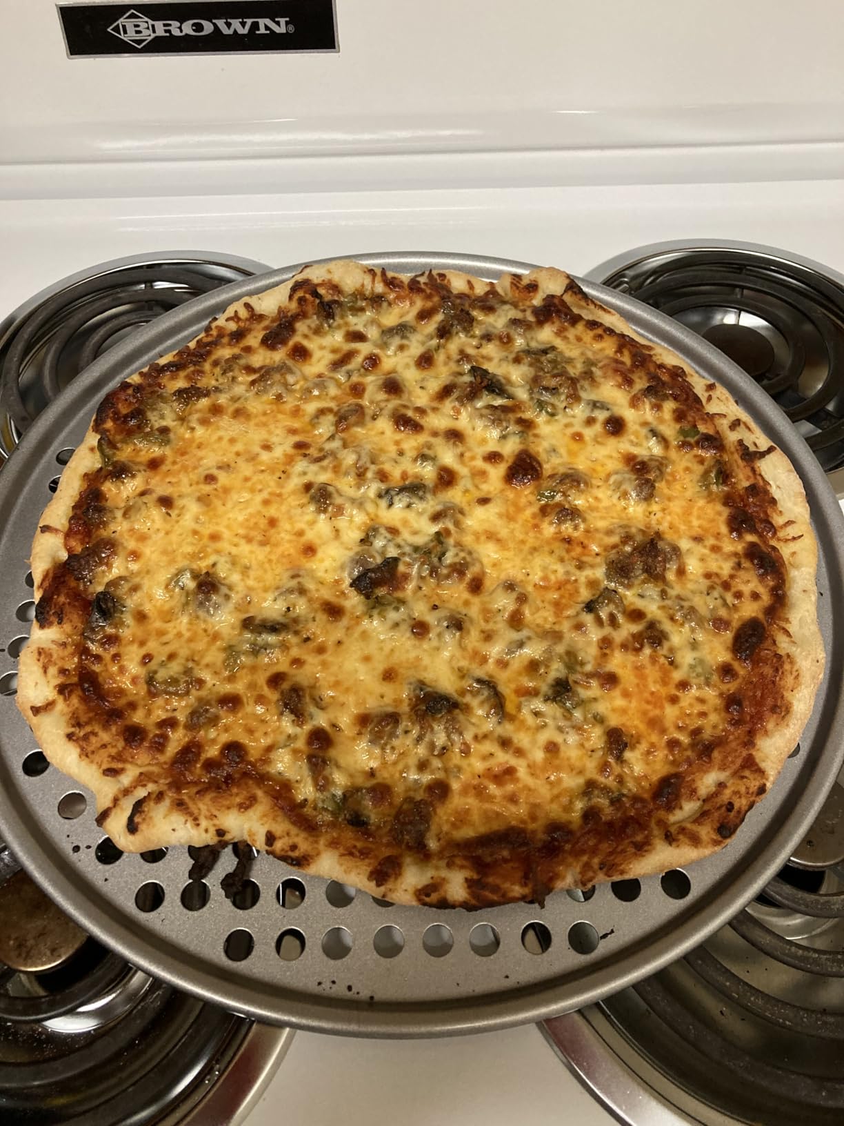 Cuisinart 14-Inch Pizza Pan, Chef's Classic Nonstick Bakeware, Silver, AMB-14PPP1 customer photo 1