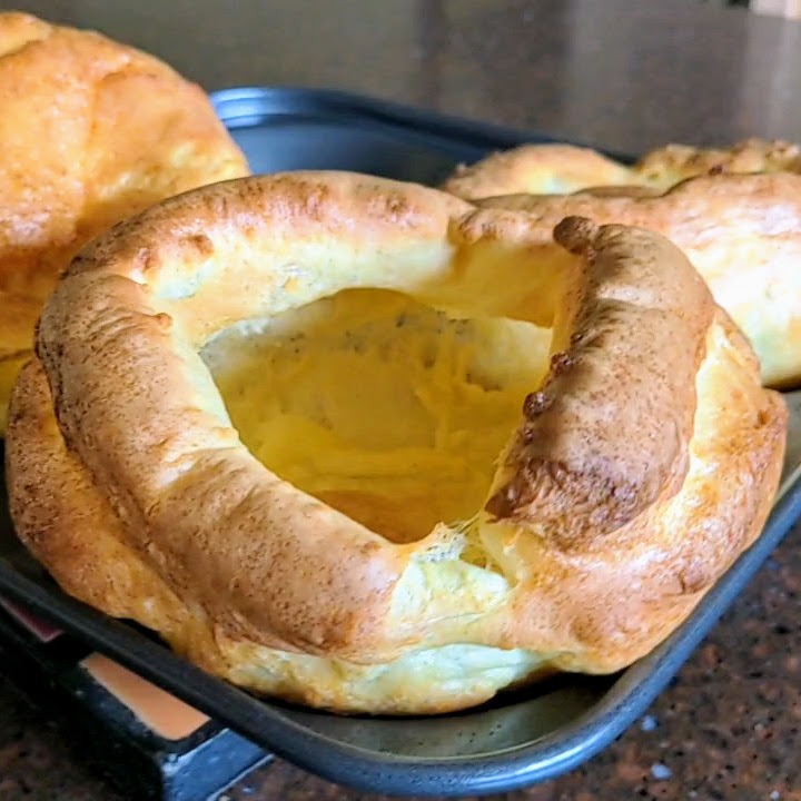 MasterClass 4 Hole Yorkshire Pudding Tray with PFOA Non Stick, Robust 1 mm Carbon Steel, 24 cm customer photo 1