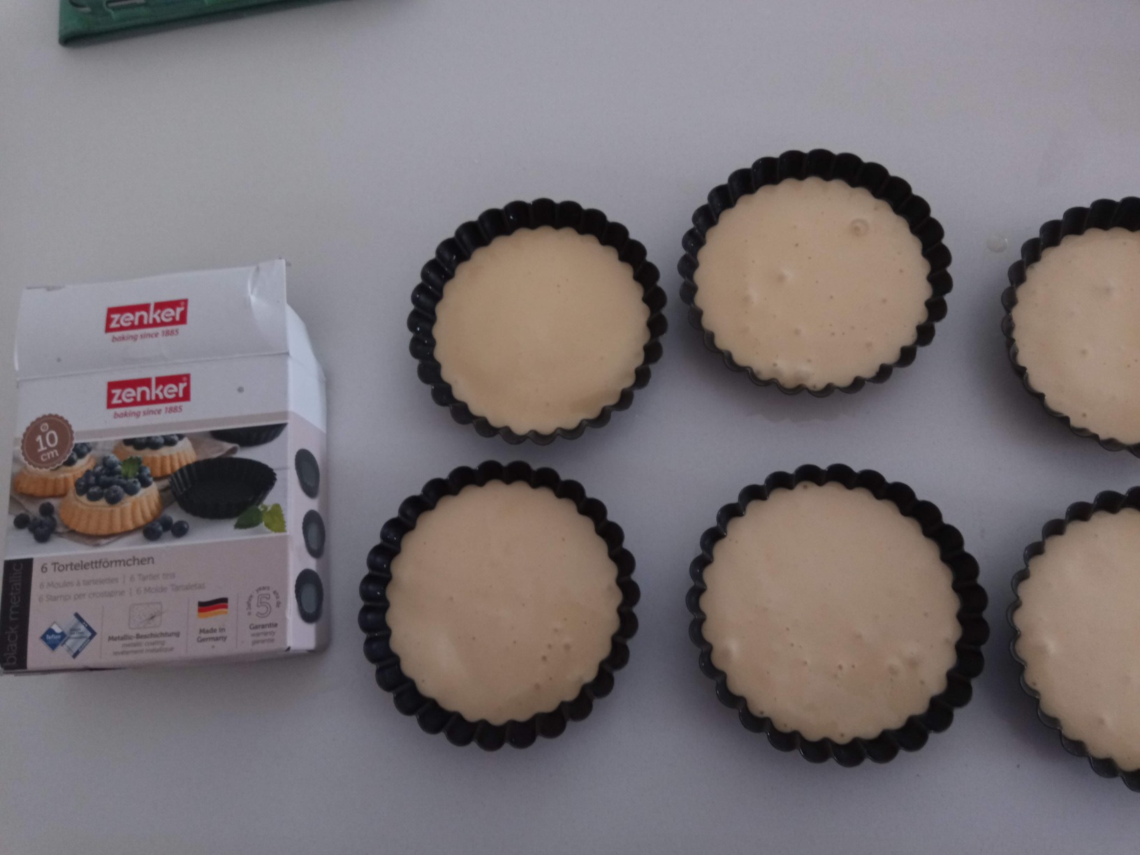 Zenker Non-Stick Carbon Steel Mini Tart Pans, 4-Inch Diameter, Set of 6 customer photo 2