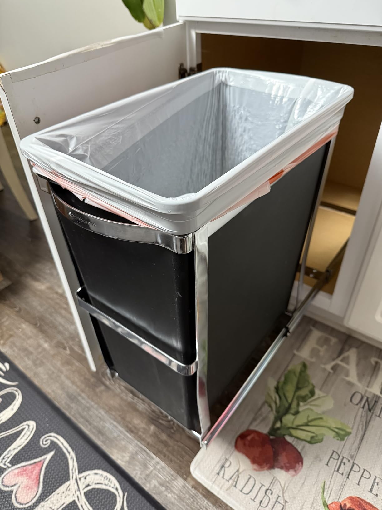 simplehuman 30 Liter / 8 Gallon Under Counter Kitchen Cabinet Pull-Out Trash Can, Heavy-Duty Steel Frame customer photo 2